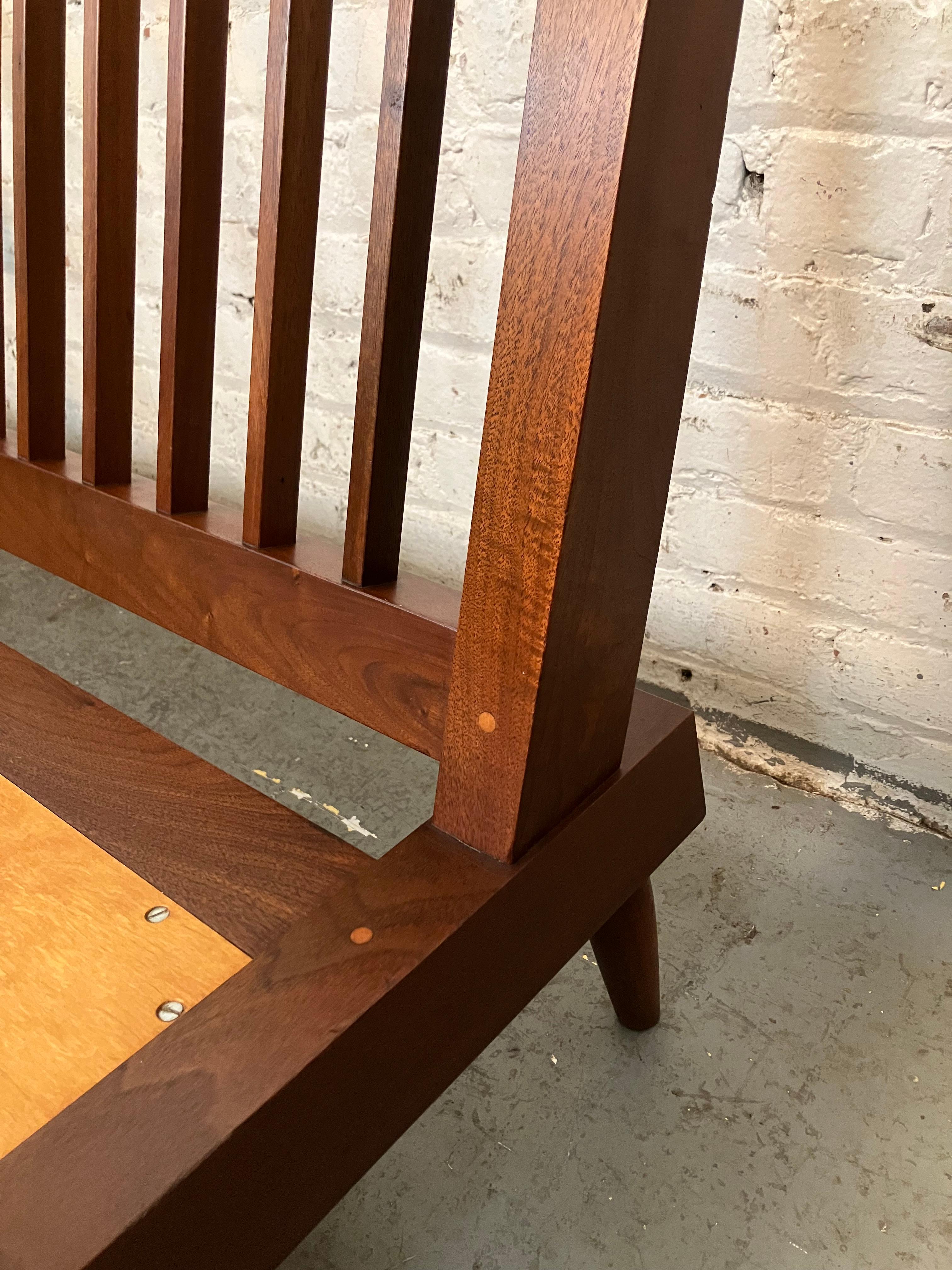 Settee organique moderne du milieu du siècle dernier de George Nakashima en vente 4