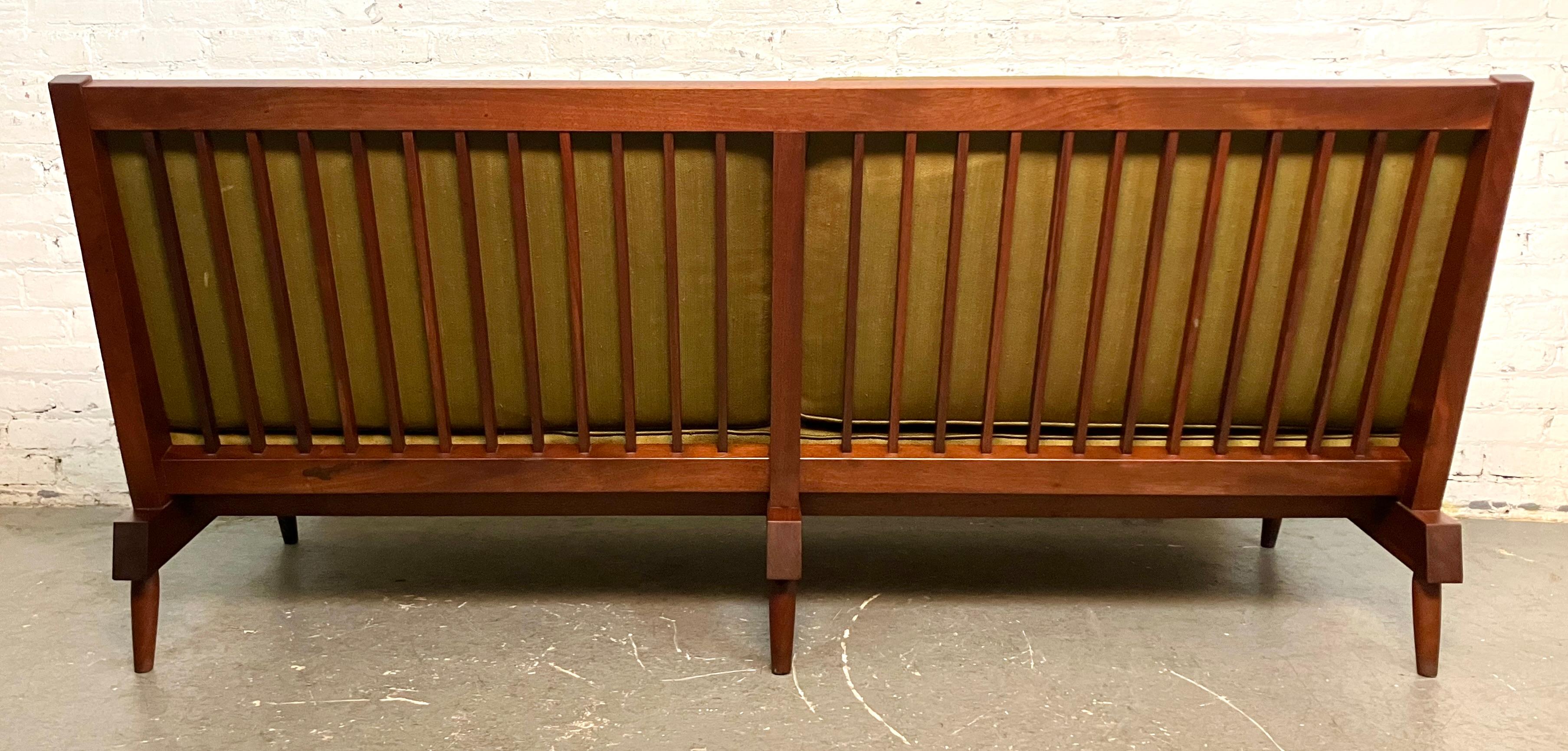 Settee organique moderne du milieu du siècle dernier de George Nakashima Bon état - En vente à Brooklyn, NY