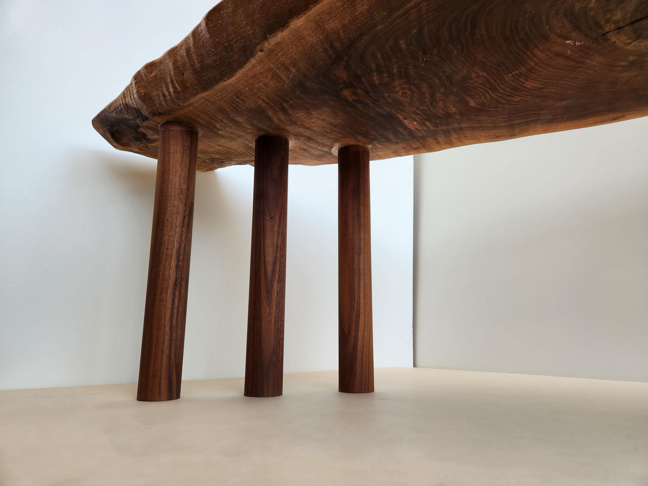 XXIe siècle et contemporain Table basse cascade en bois de noyer noir par Creation Therrien en vente