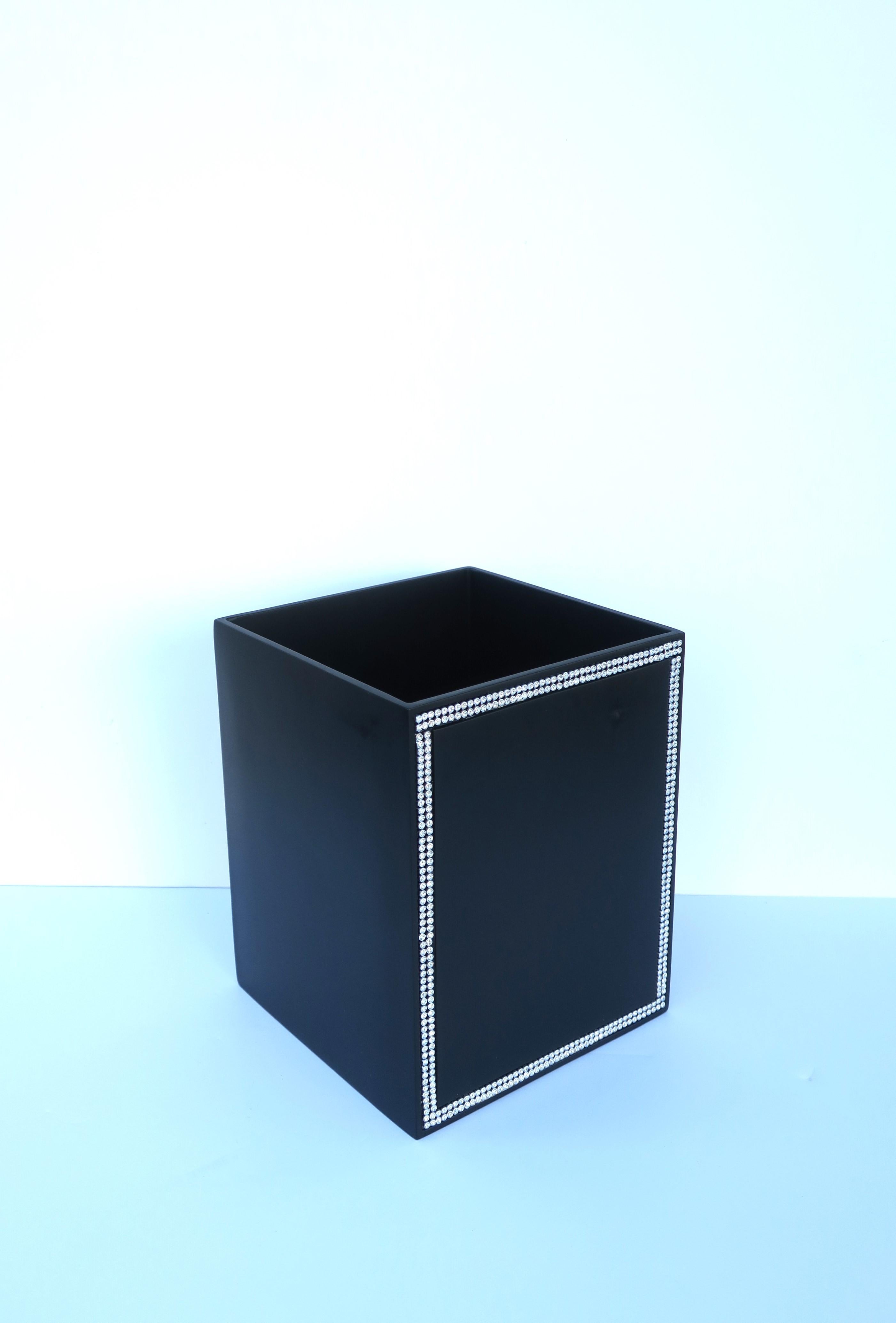 Powder-Coated Black Wastebasket Trash Can with Faux Diamond Design For Sale