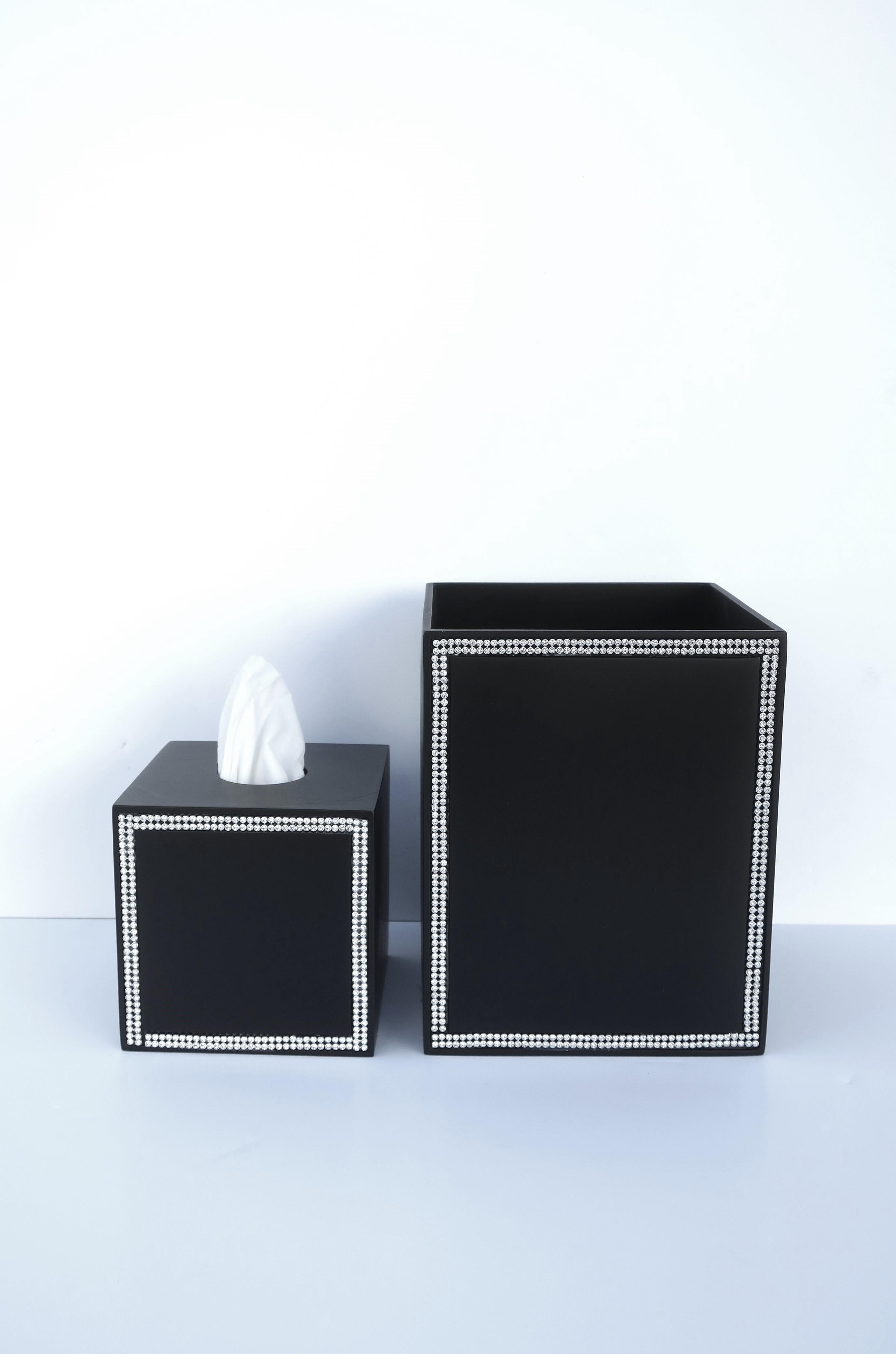 Schwarze Waschbecken-Wasserbehälterdose mit Kunstdiamant-Design im Zustand „Gut“ im Angebot in New York, NY