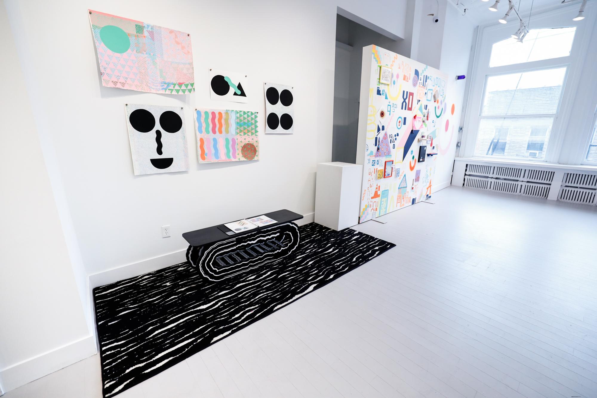 Moderne Chemin de table noir et blanc à motifs abstraits, touffeté en laine de Nouvelle-Zélande en vente