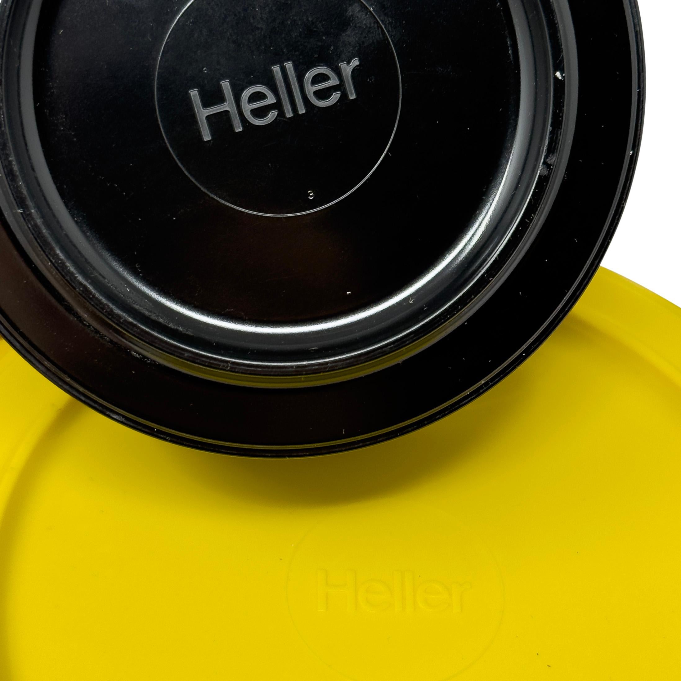 Platos negros, blancos y amarillos Massimo Vignelli para Heller - Set de 24 siglo XX en venta