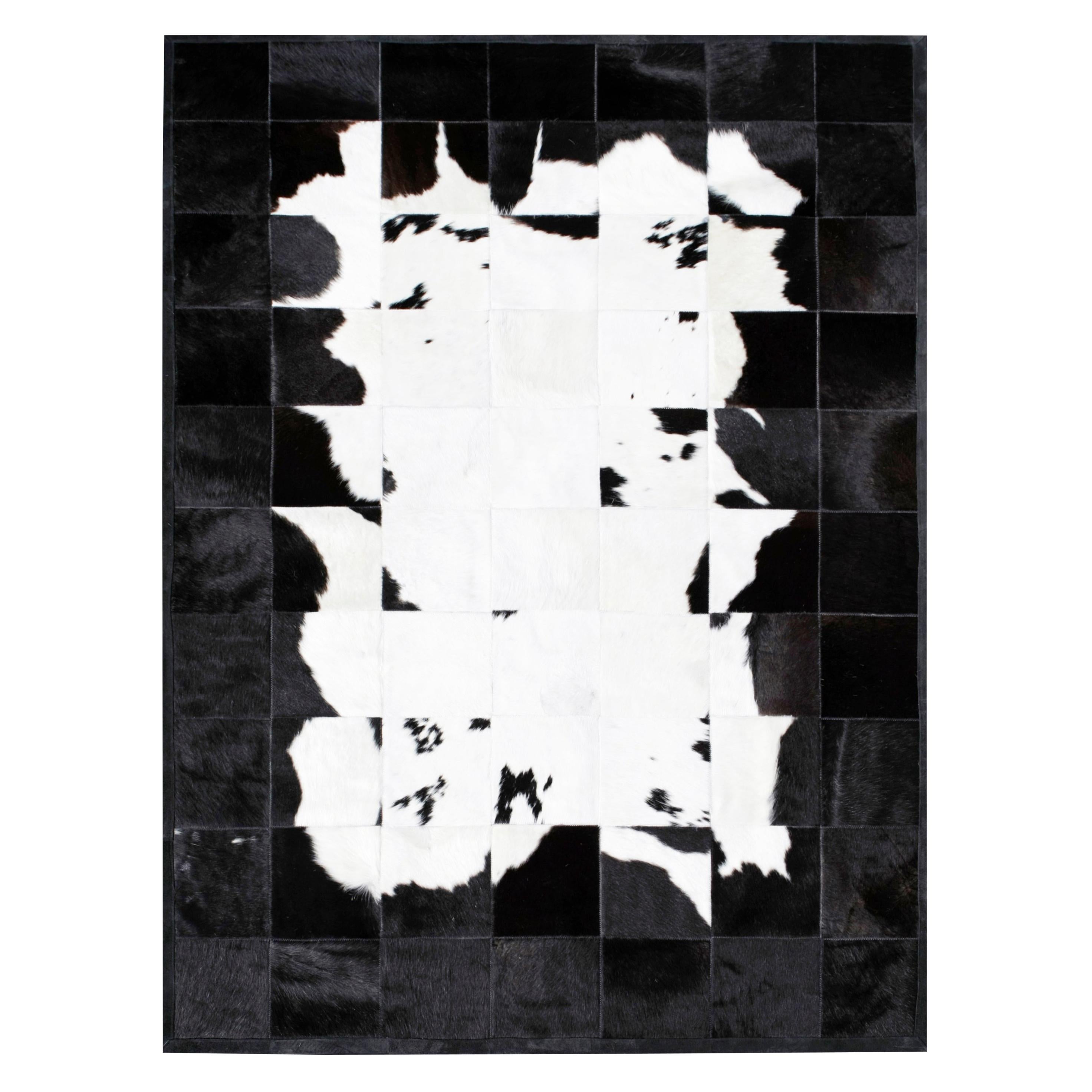 Schwarzer und weißer, anpassbarer Buenos Aires Rindsleder-Bodenteppich in Schwarz und Weiß mit markanter Grafik Groß