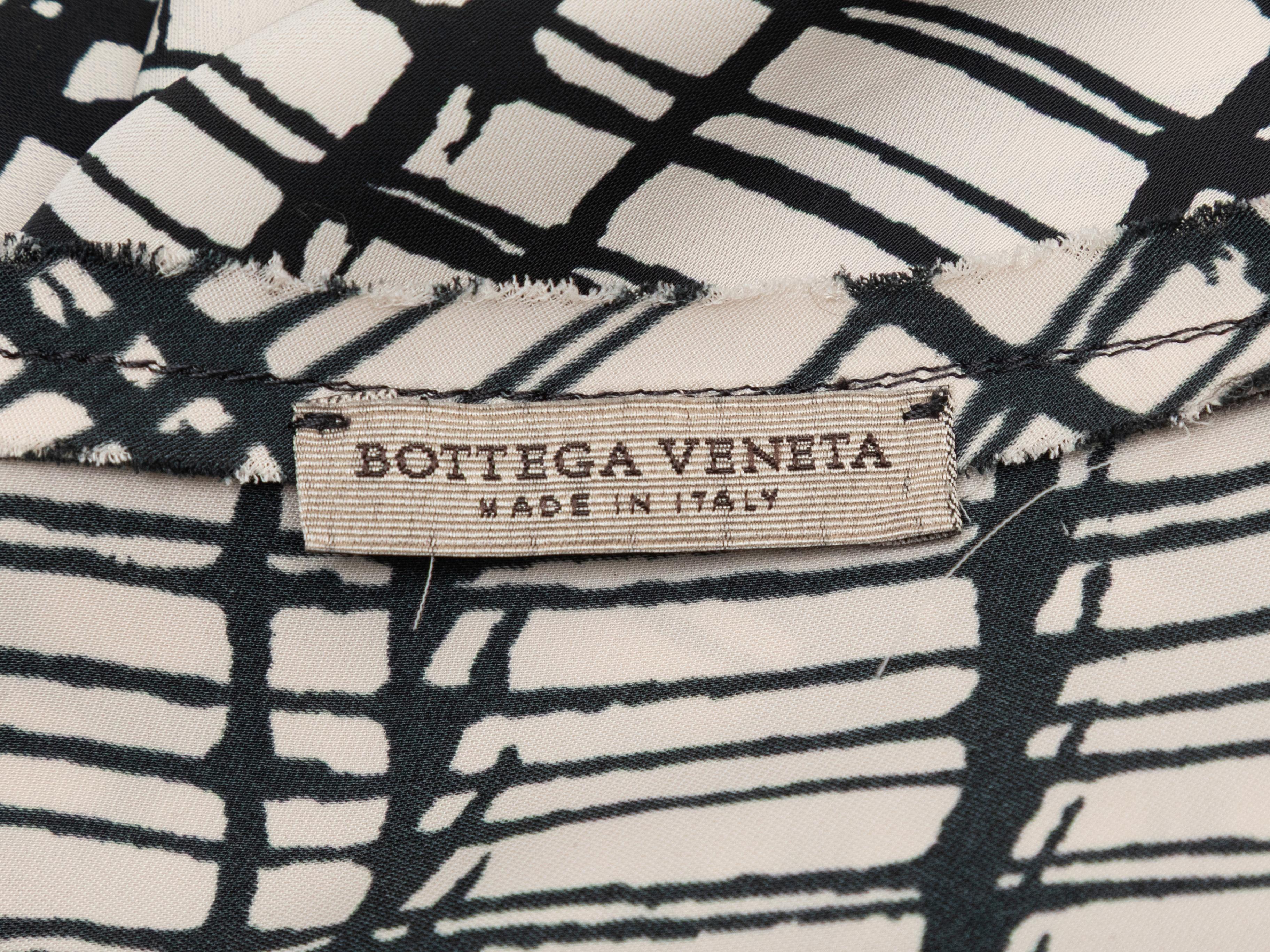Black & White Bottega Veneta Silk Printed Dress Size IT 40 For Sale 1