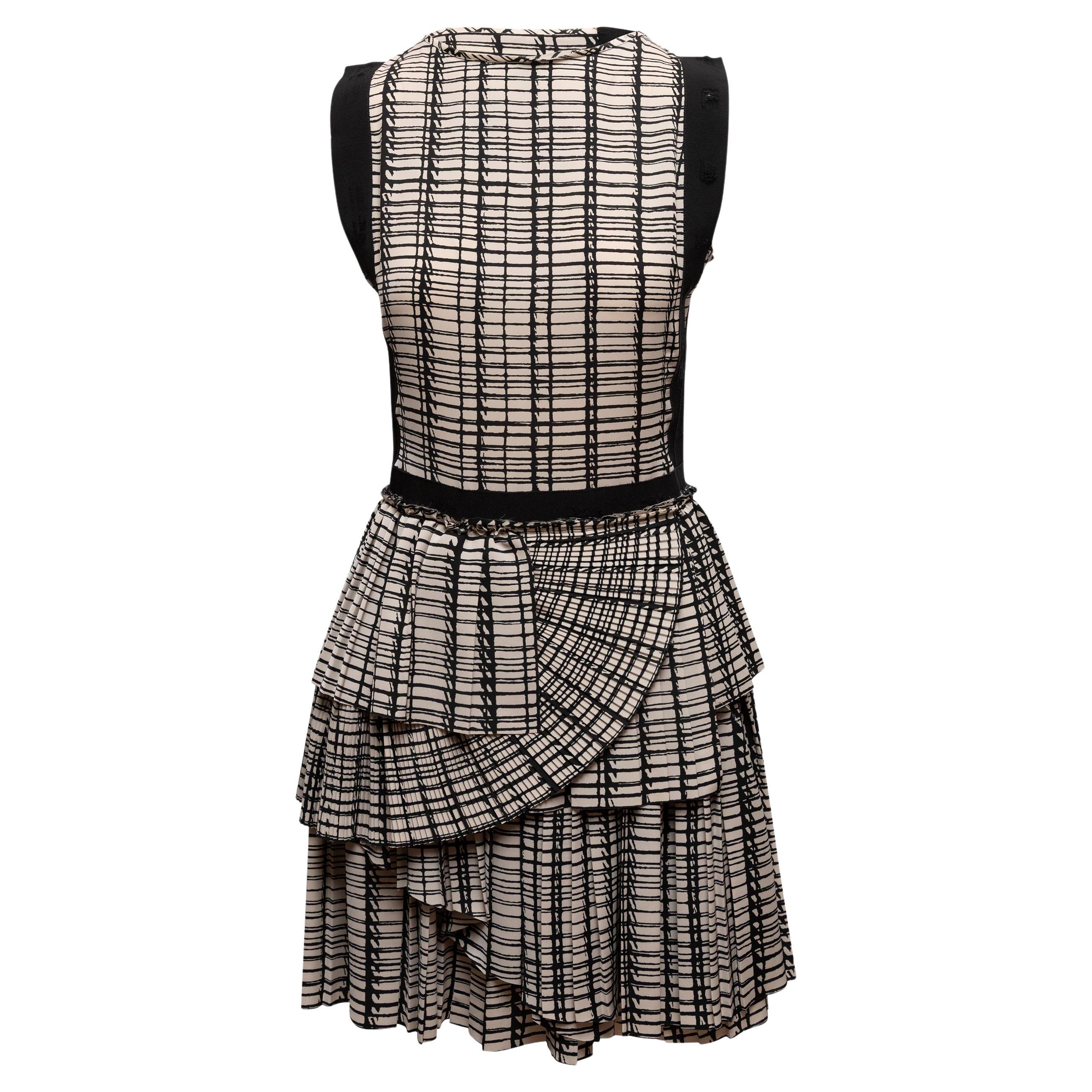 Black & White Bottega Veneta Silk Printed Dress Size IT 40 For Sale