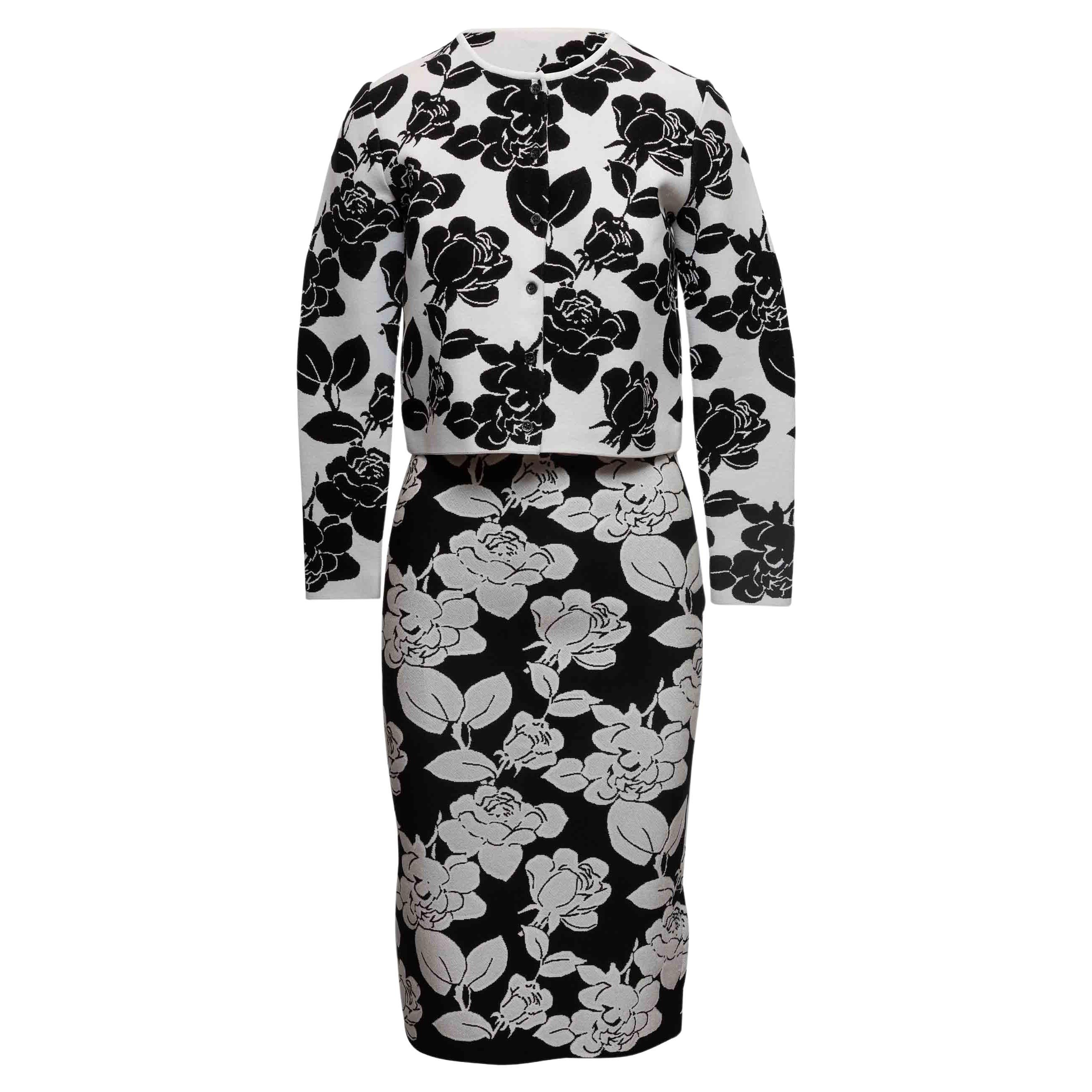 Conjunto de Rebeca y Falda Floral Carolina Herrera Negra y Blanca Talla US S en venta