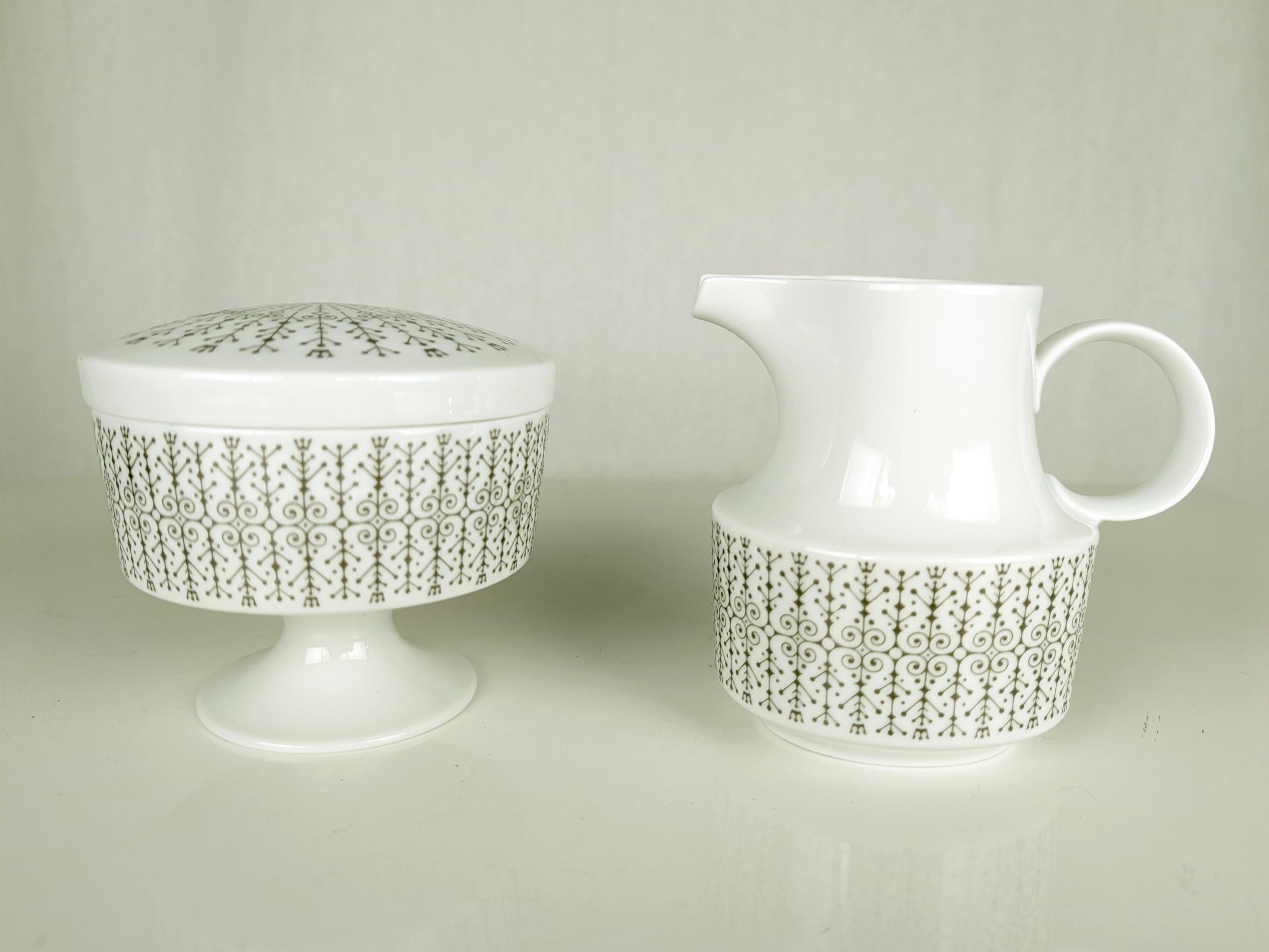 Italiano servizio da caffè e tè in ceramica bianca e nera degli anni '60 di Wirkkala per Rosenthal in vendita