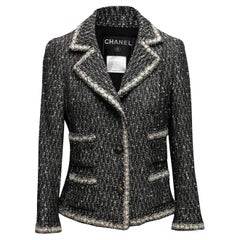 Black & White Chanel Fall/Winter 2005 Tweed Blazer Size FR 44