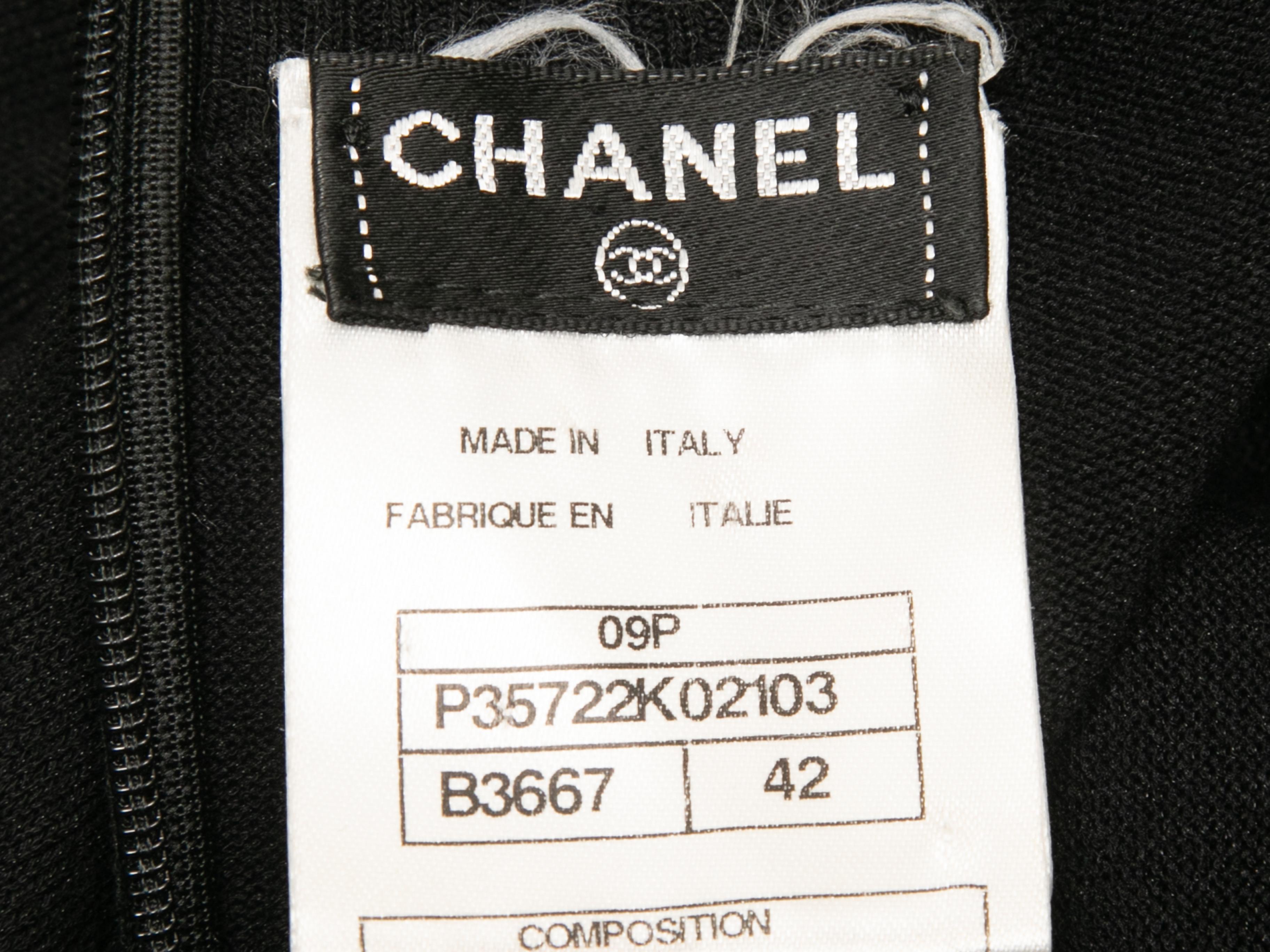 Schwarz-weißes Chanel Minikleid mit geripptem Tüllbesatz in Schwarz & Weiß Größe FR 42 im Angebot 1