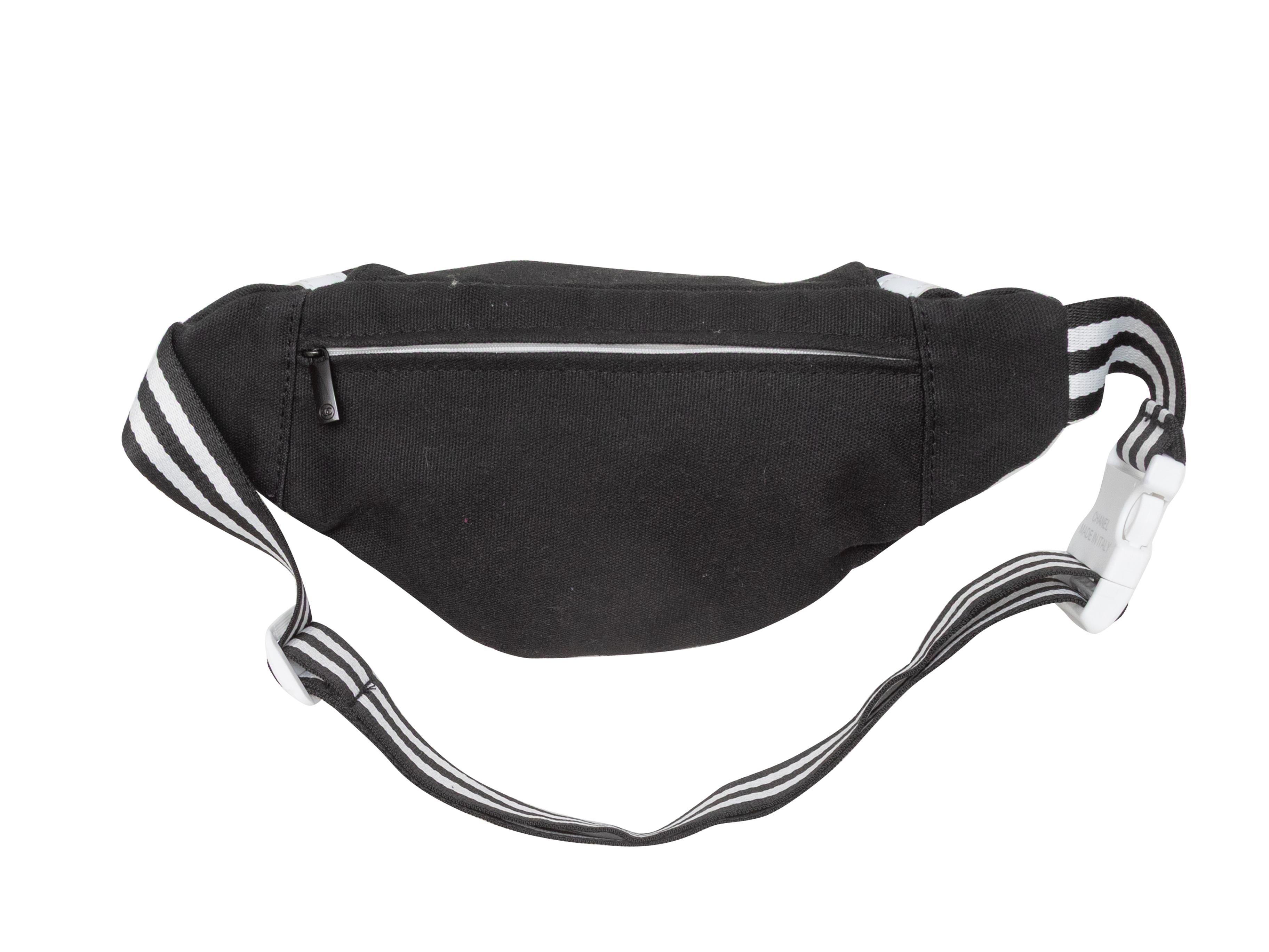 Noir Sac à ceinture noir et blanc Chanel VIP Gift Tennis Motif en vente