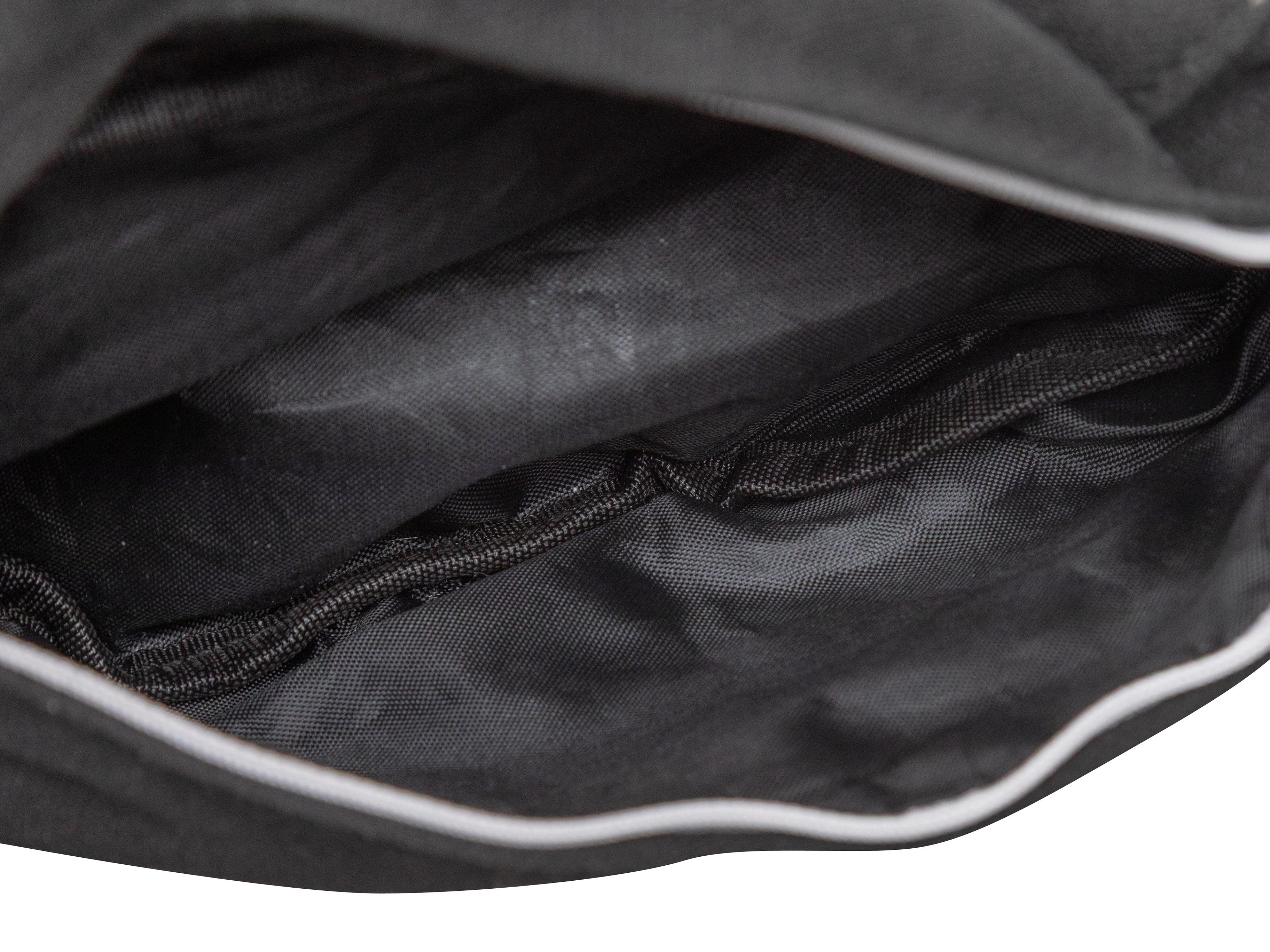 Sac à ceinture noir et blanc Chanel VIP Gift Tennis Motif Pour femmes en vente