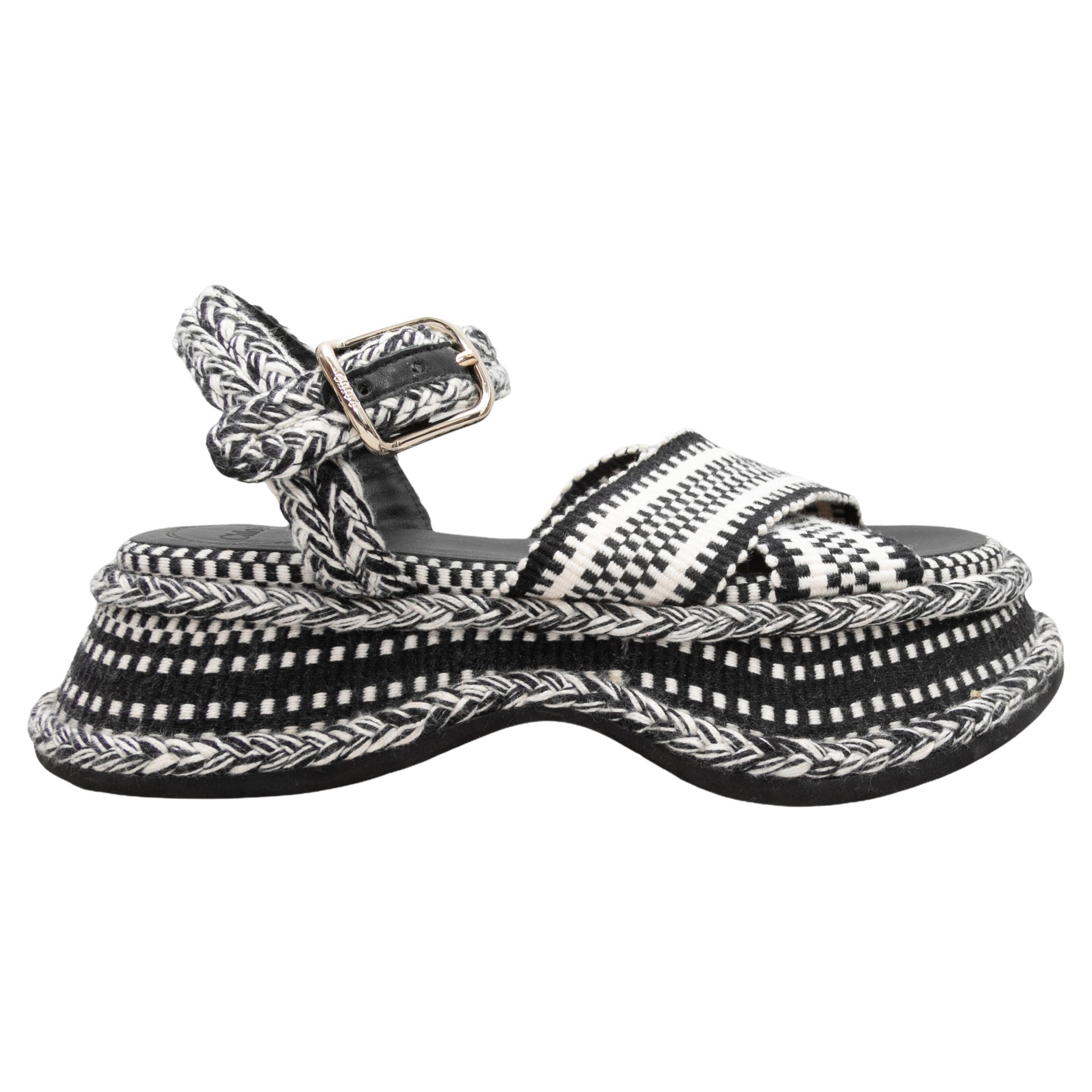 Sandalias de plataforma tejidas Chloe blancas y negras talla 35 en venta