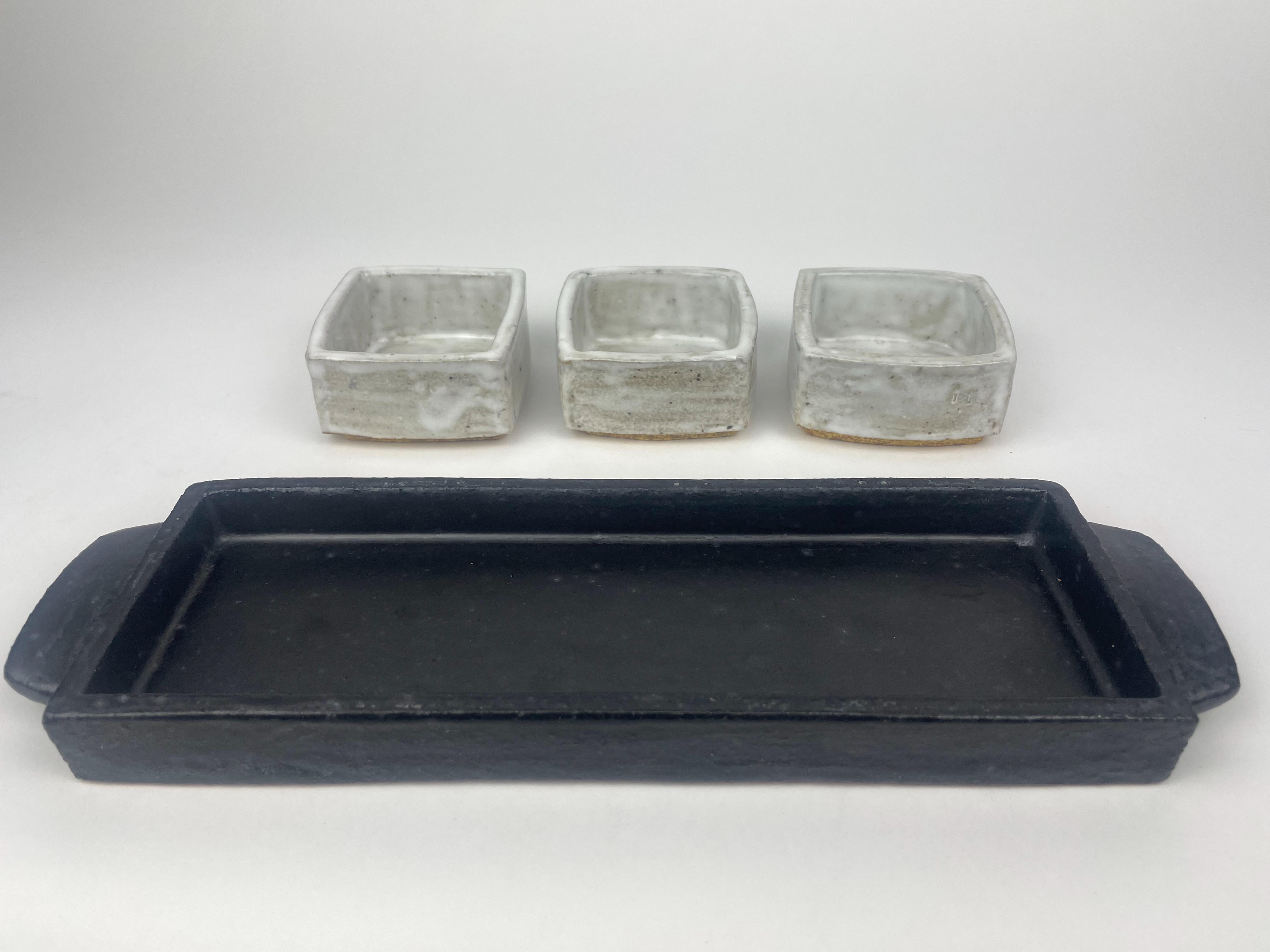 Bandeja para condimentos en blanco y negro, cerámica única hecha a mano en venta 5