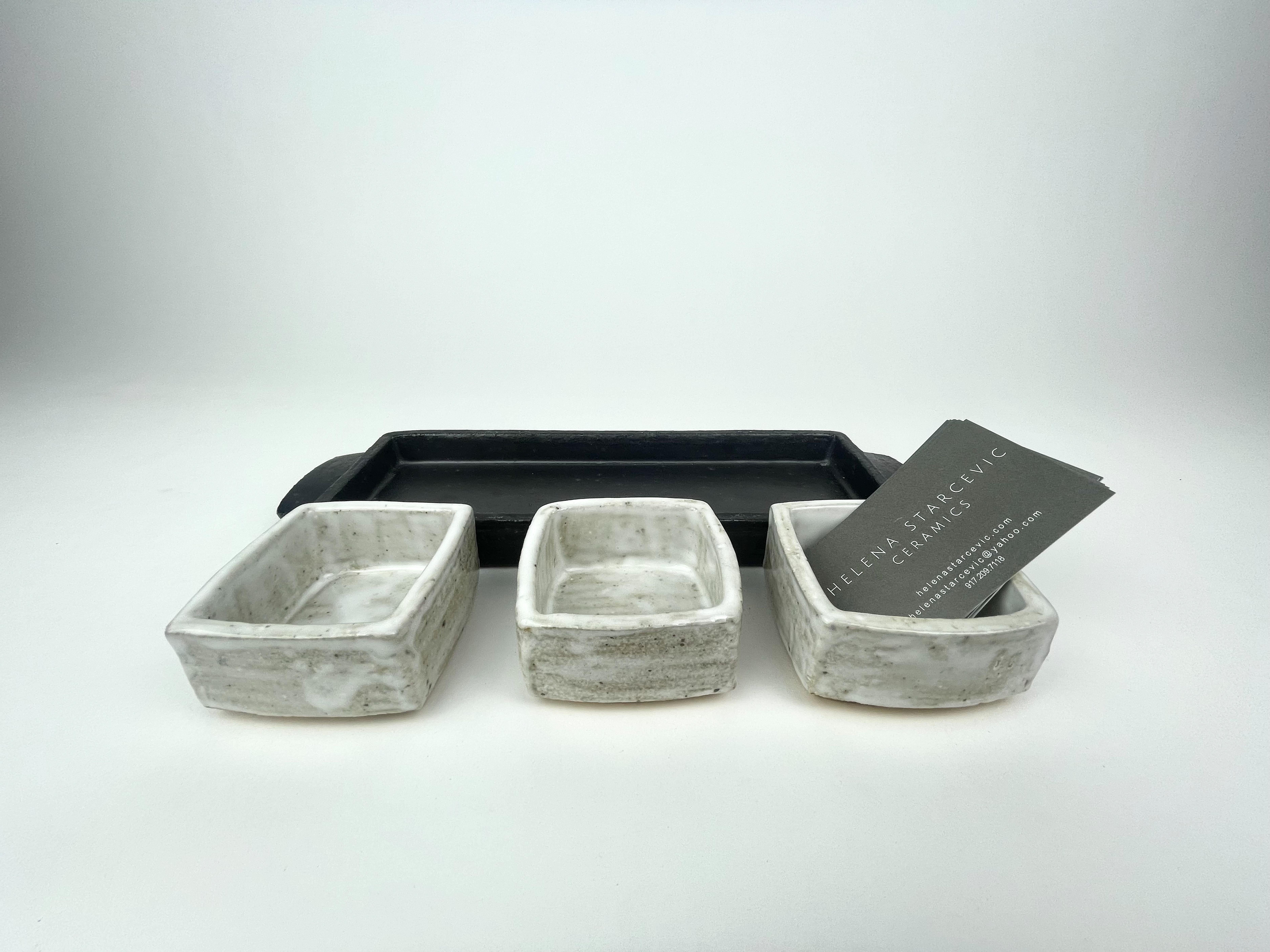 Bandeja para condimentos en blanco y negro, cerámica única hecha a mano en venta 8