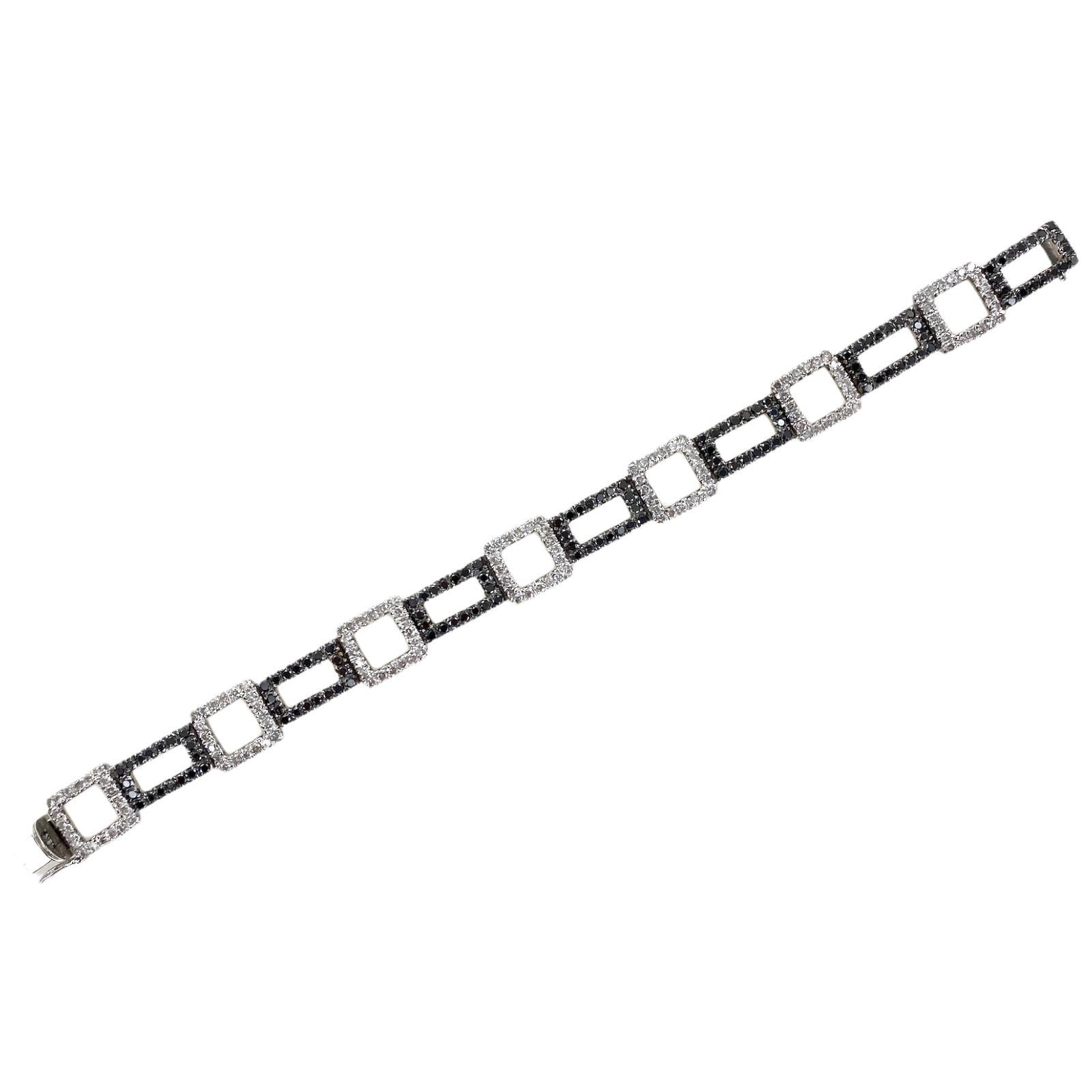 Black and White Diamond 18 Karat White Gold Open Link Bracelet In Excellent Condition In Boca Raton, FL