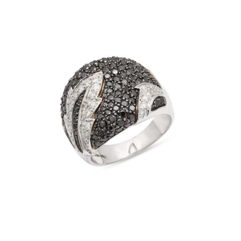 For Sale:  Black White Diamond Cocktail Band Ring Mom Gift in 18k Solid White Gold 5