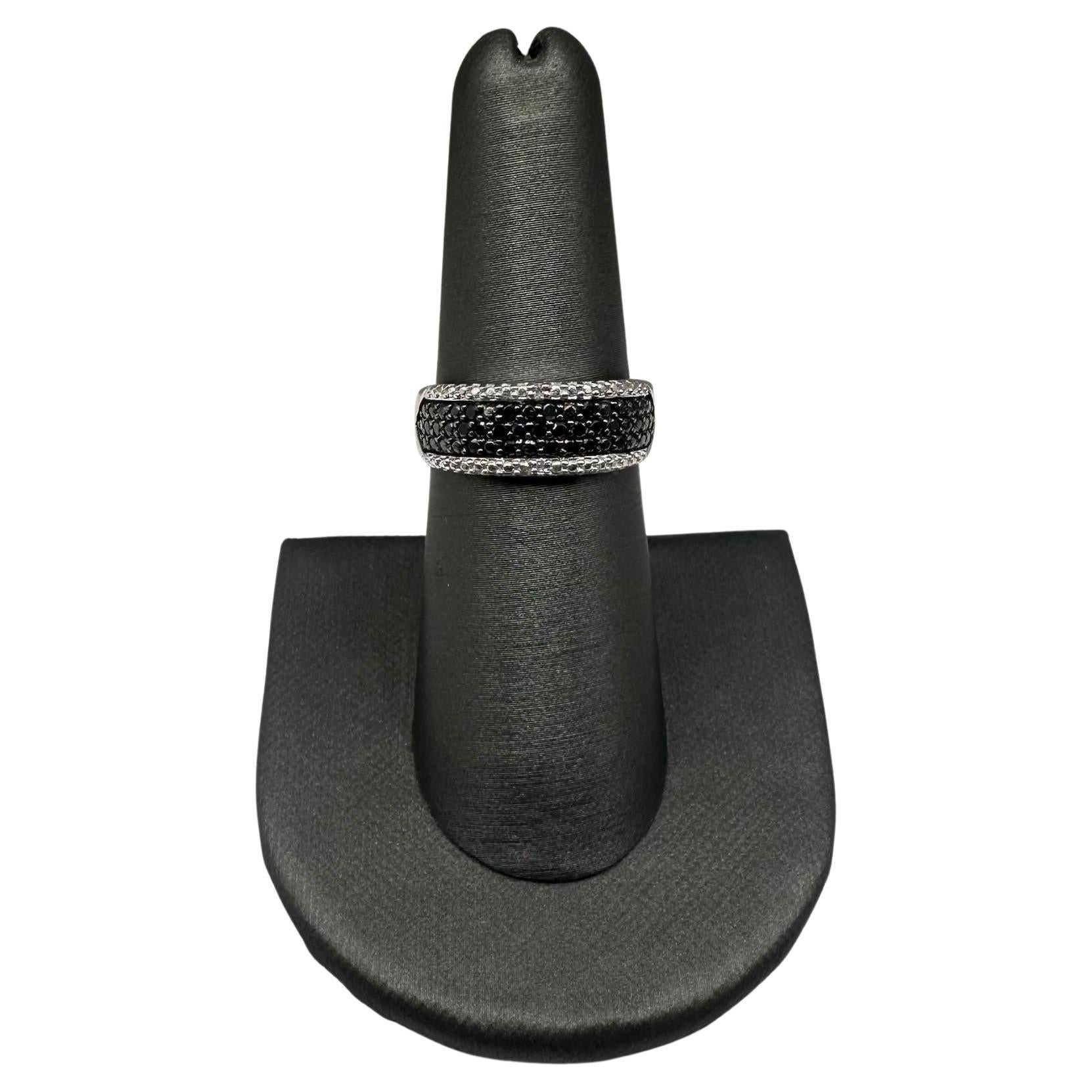 Schwarz-weißer Diamantring aus 14 Karat Weißgold mit 0,25 Karat schwarzem Diamanten, Größe 6,75