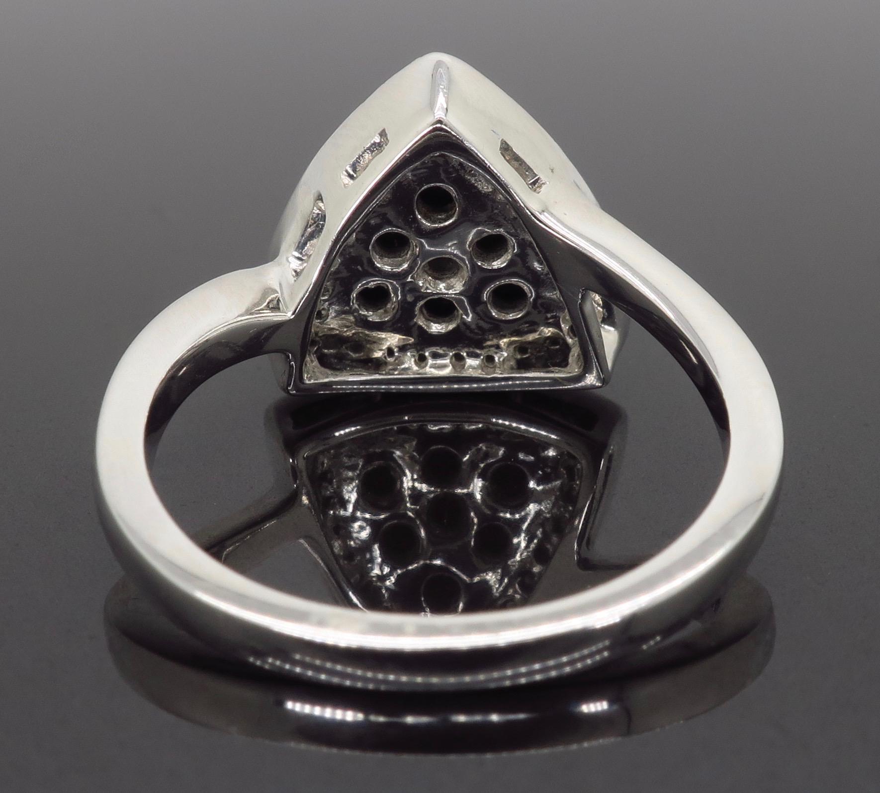 Women's Black and White Diamond Triangular Fashion Ring