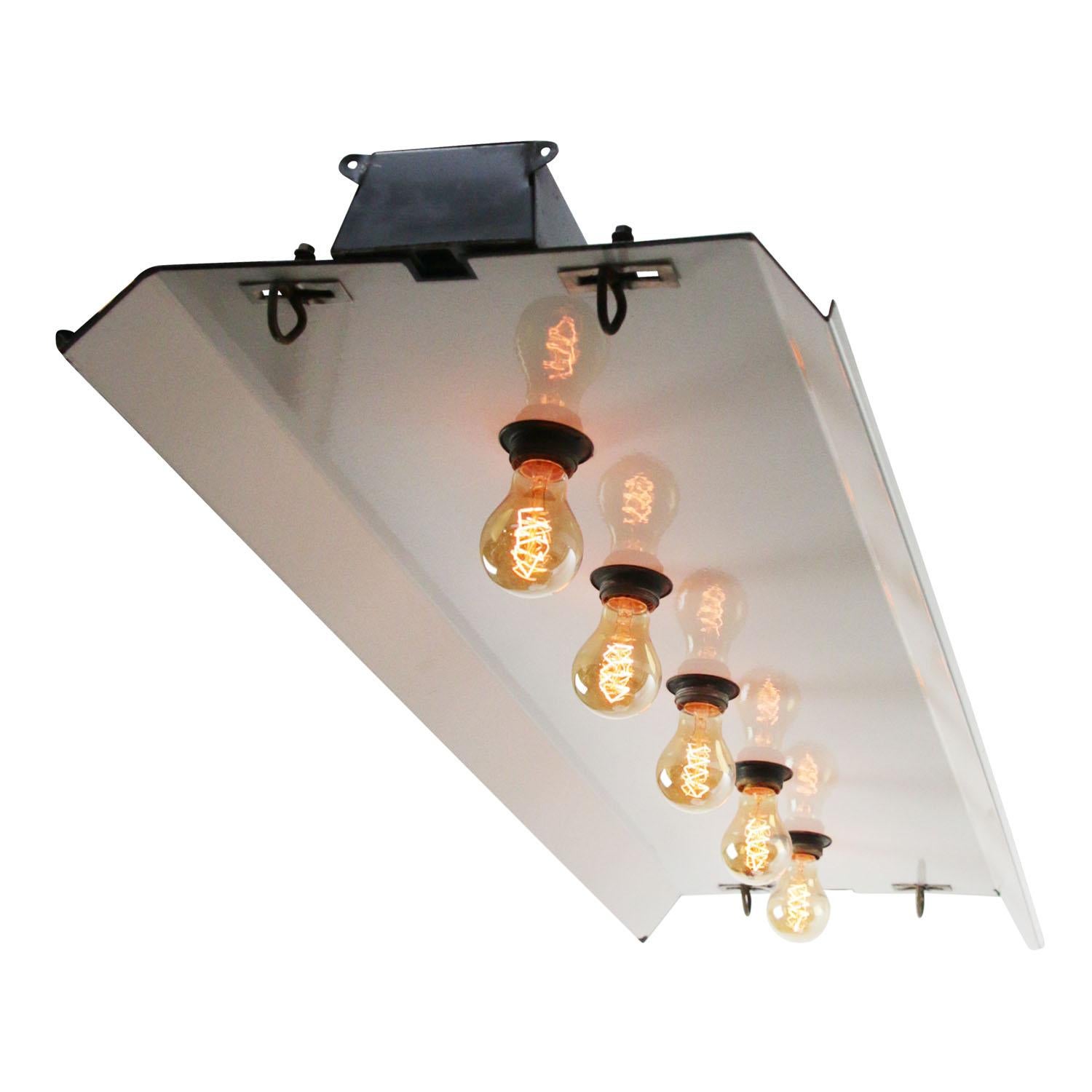 Francese Lampade a sospensione industriali vintage con smalto blu scuro e nero in vendita