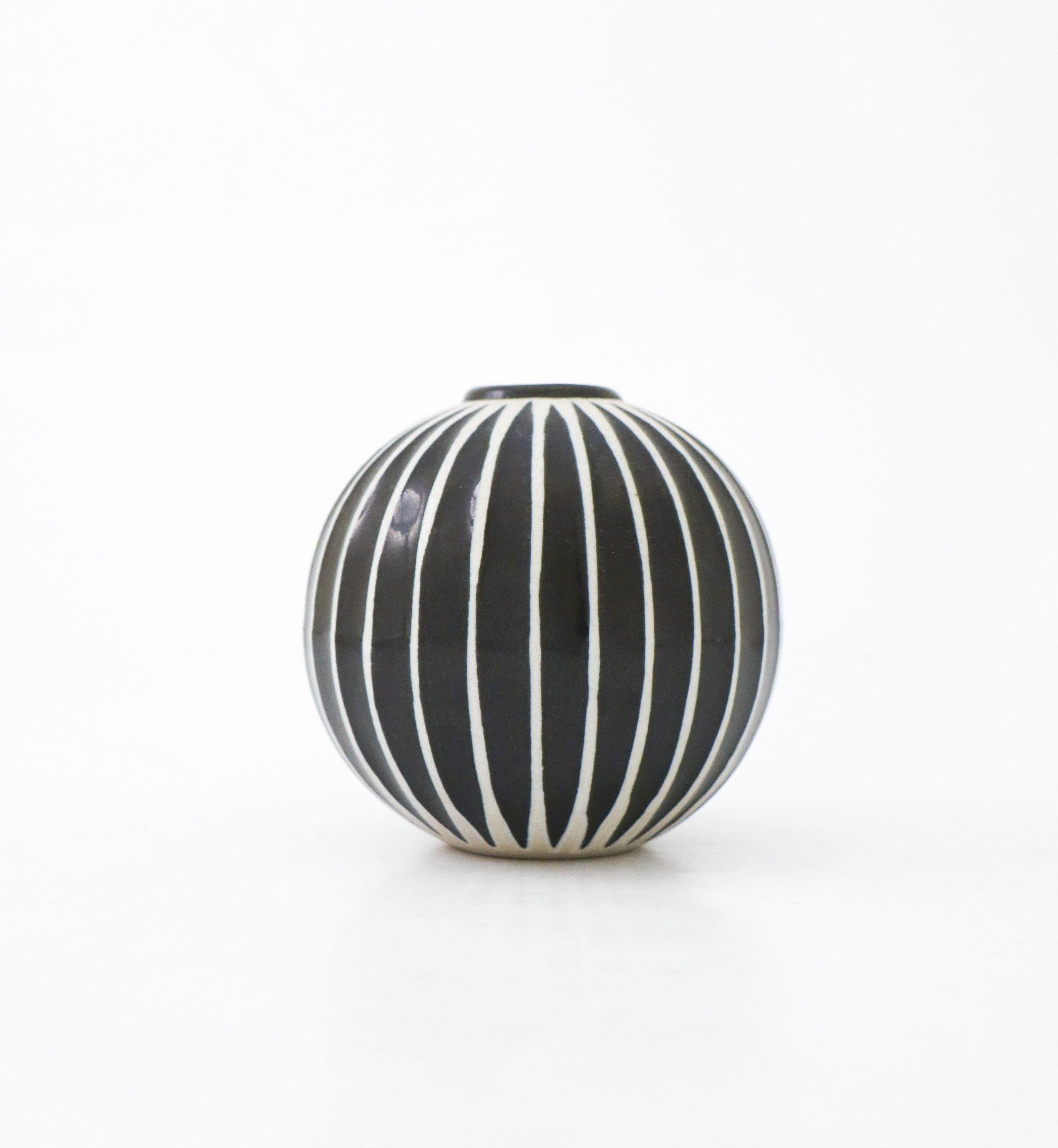 Black & White Round Globe Vase Domino, Stig Lindberg, Gustavsberg, 1950s In Excellent Condition In Stockholm, SE
