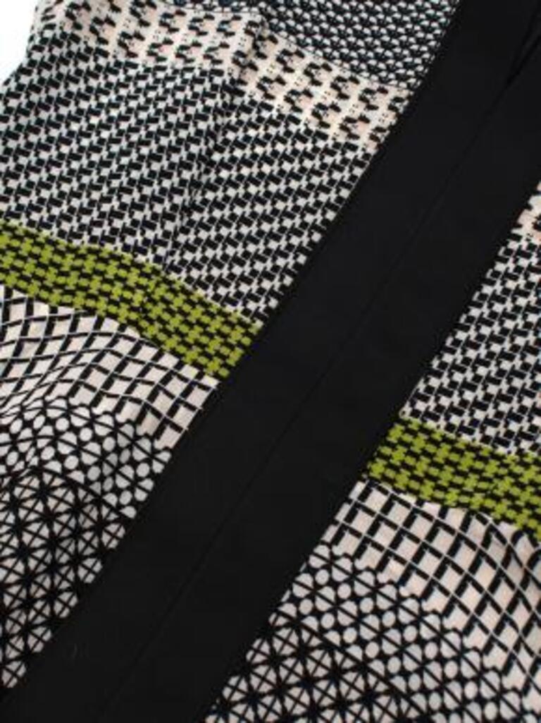 Black, white & green geometric print silk dress For Sale 1
