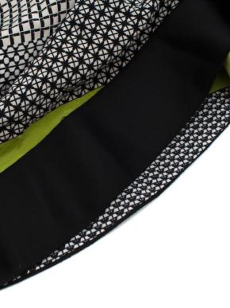 Black, white & green geometric print silk dress For Sale 2