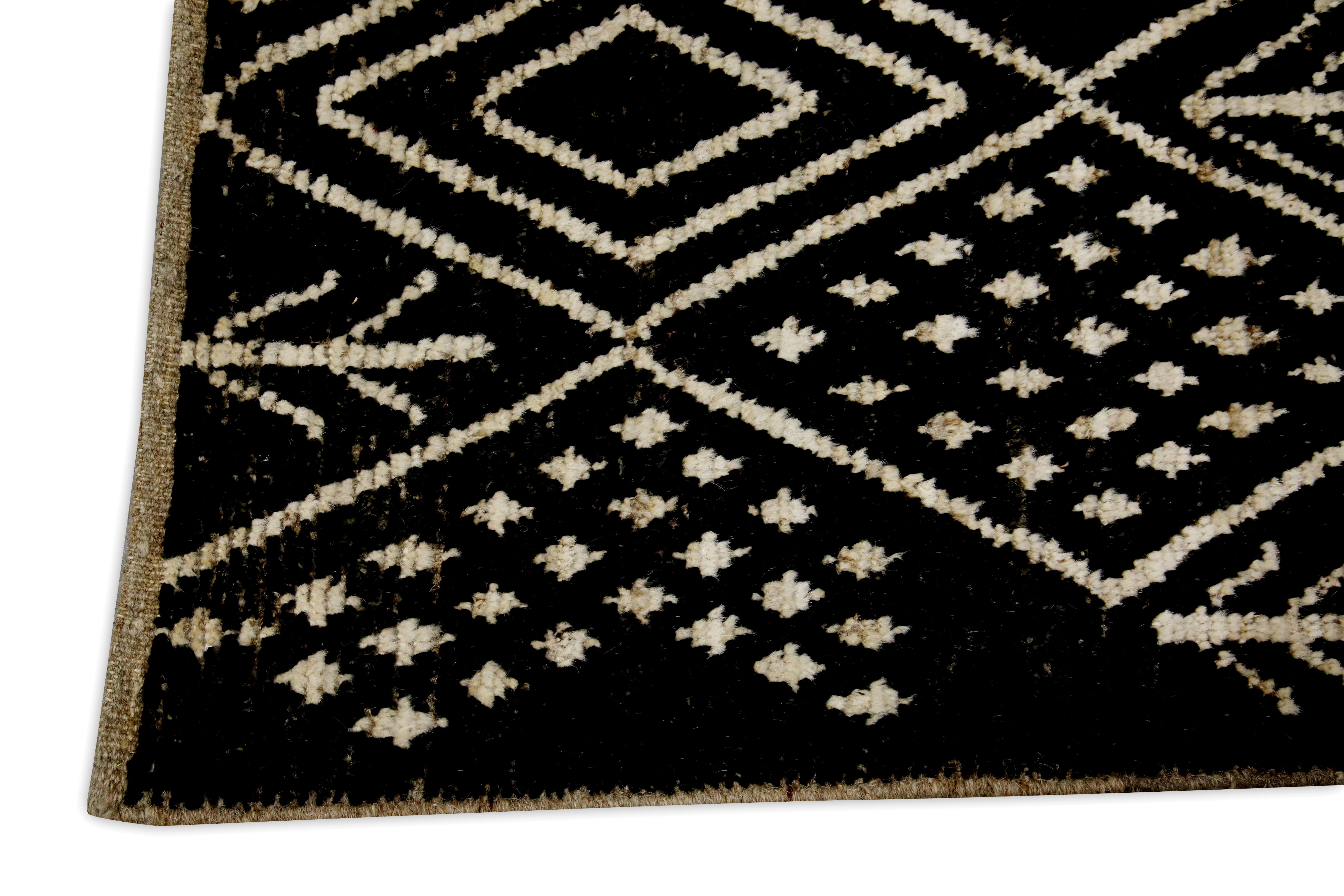 Vegetable Dyed Black & White Handmade Wool Modern Turkish Rug in Geometric Design 6'3