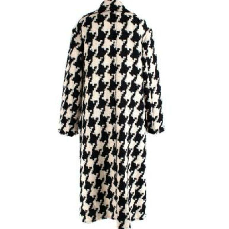 black & white houndstooth boucle wool coat In Excellent Condition For Sale In London, GB