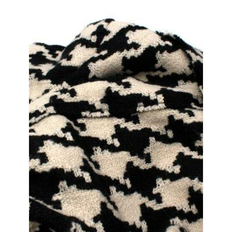 black & white houndstooth boucle wool coat For Sale 4