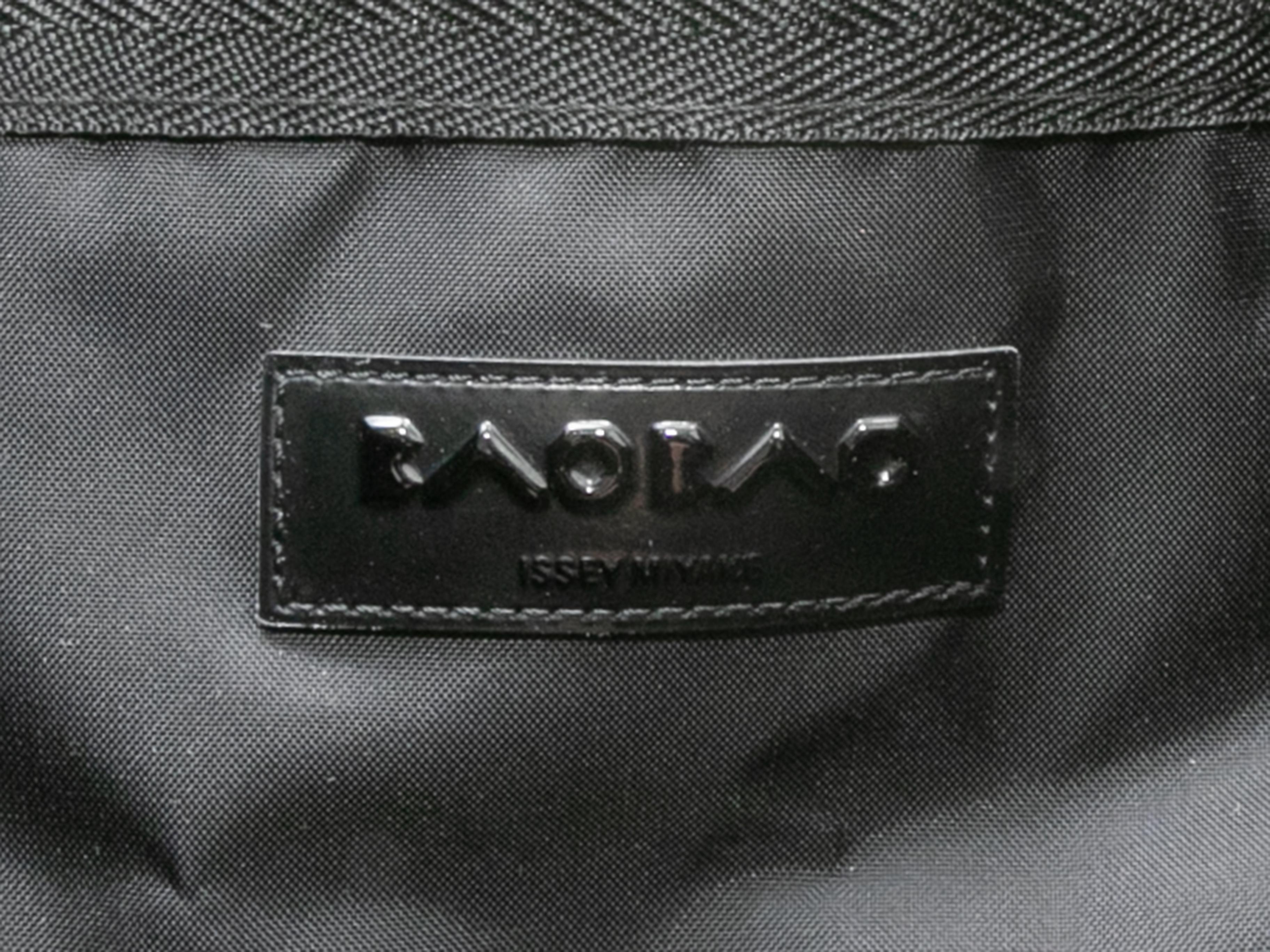 Issey Miyake en vente 1