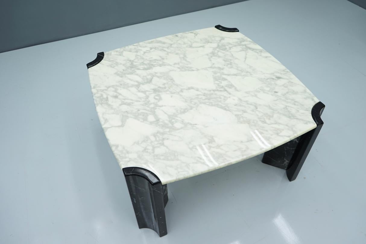 20th Century Black and White Marble Coffee Table in Style of Gae Aulenti, Italy, 1970s For Sale
