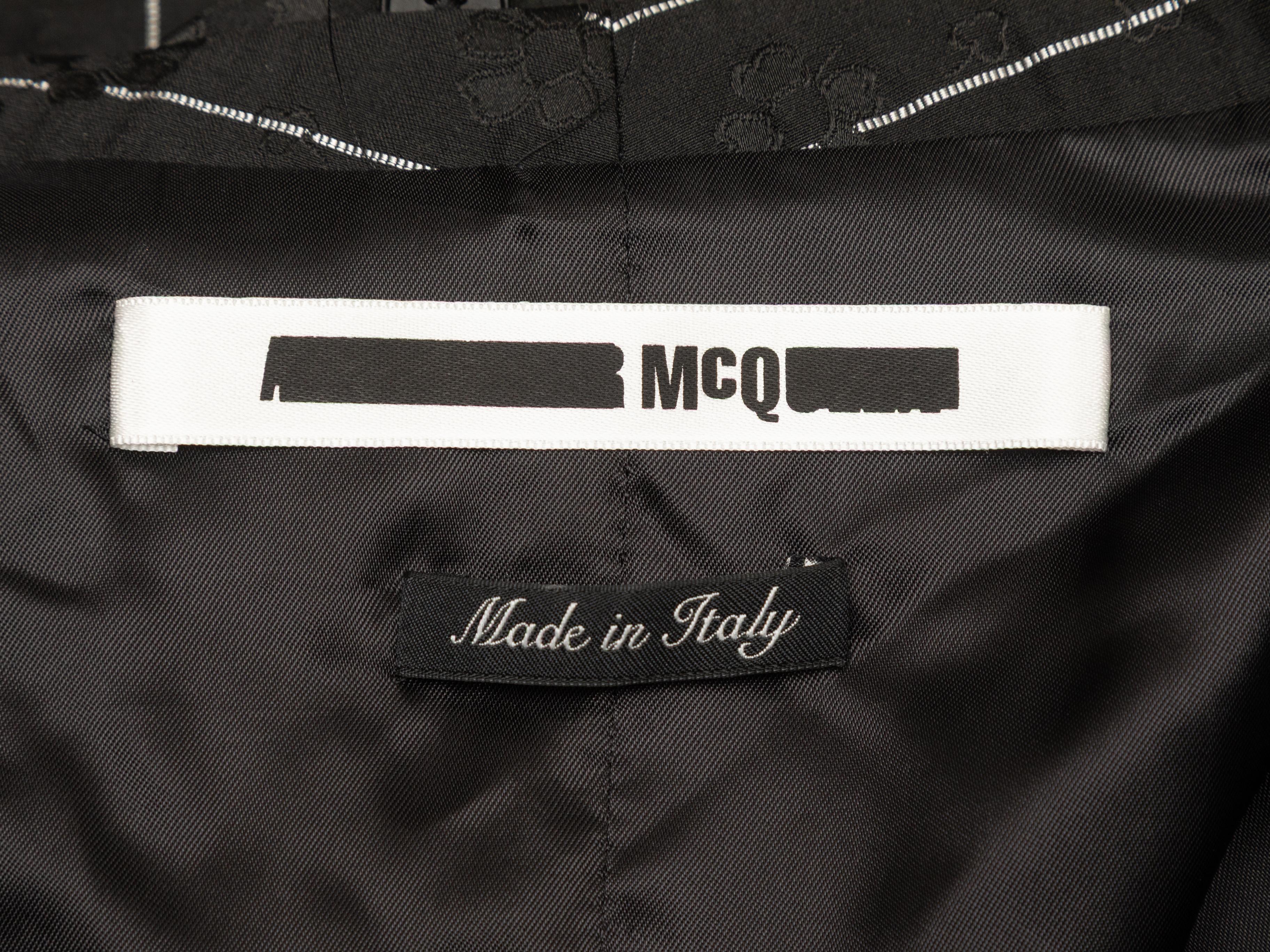 Schwarz-Weiß McQ Alexander McQueen Nadelstreifenweste Weste Größe IT 42 Damen im Angebot