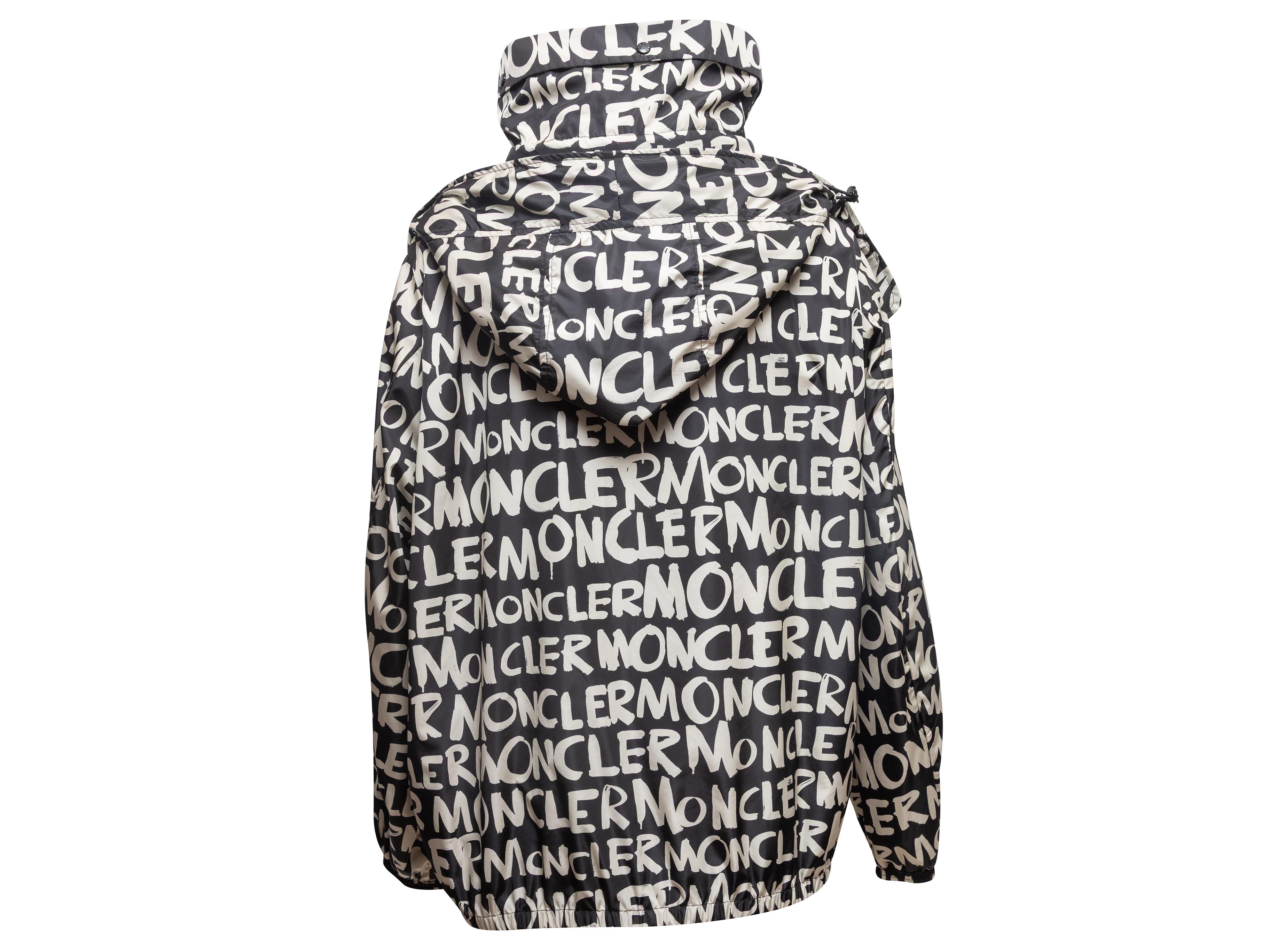 Women's or Men's Black & White Moncler Logo Print Hooded Windbreaker Designer Size 3 For Sale
