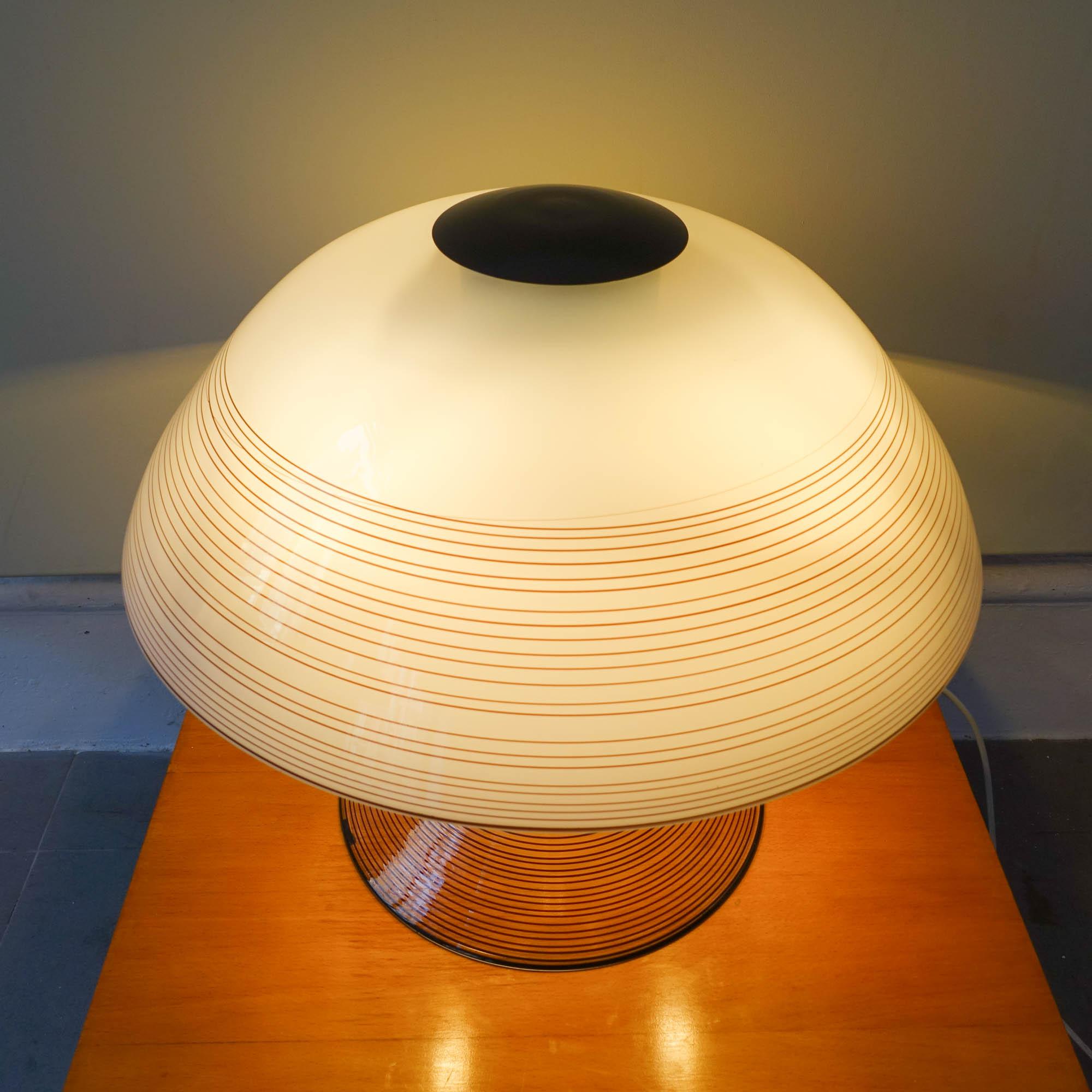 Late 20th Century Black & White Murano Swirl Glass Table Lamp by Renato Toso for Leucos, 1970s For Sale