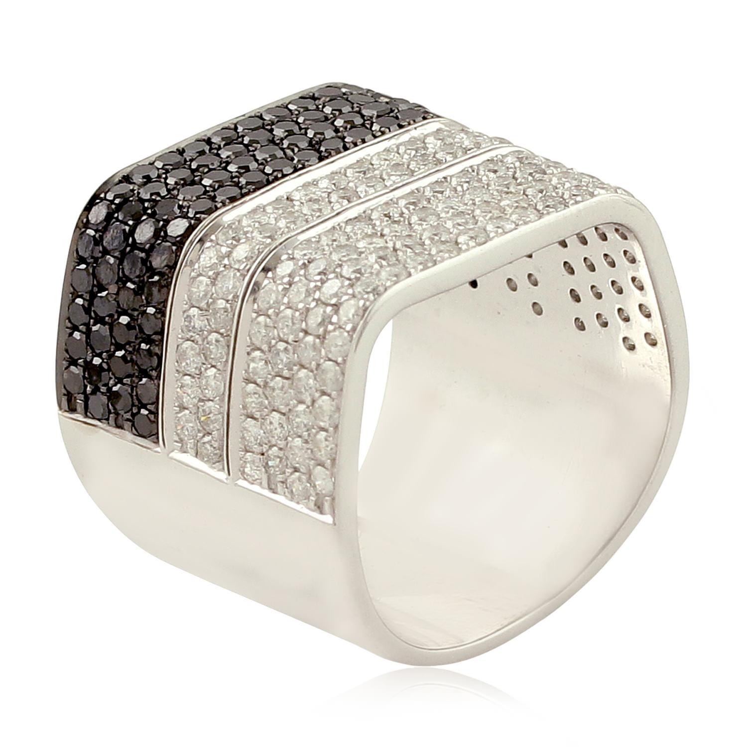 Donna Anello a fascia con pavé di diamanti bianchi e neri in oro 14k in vendita