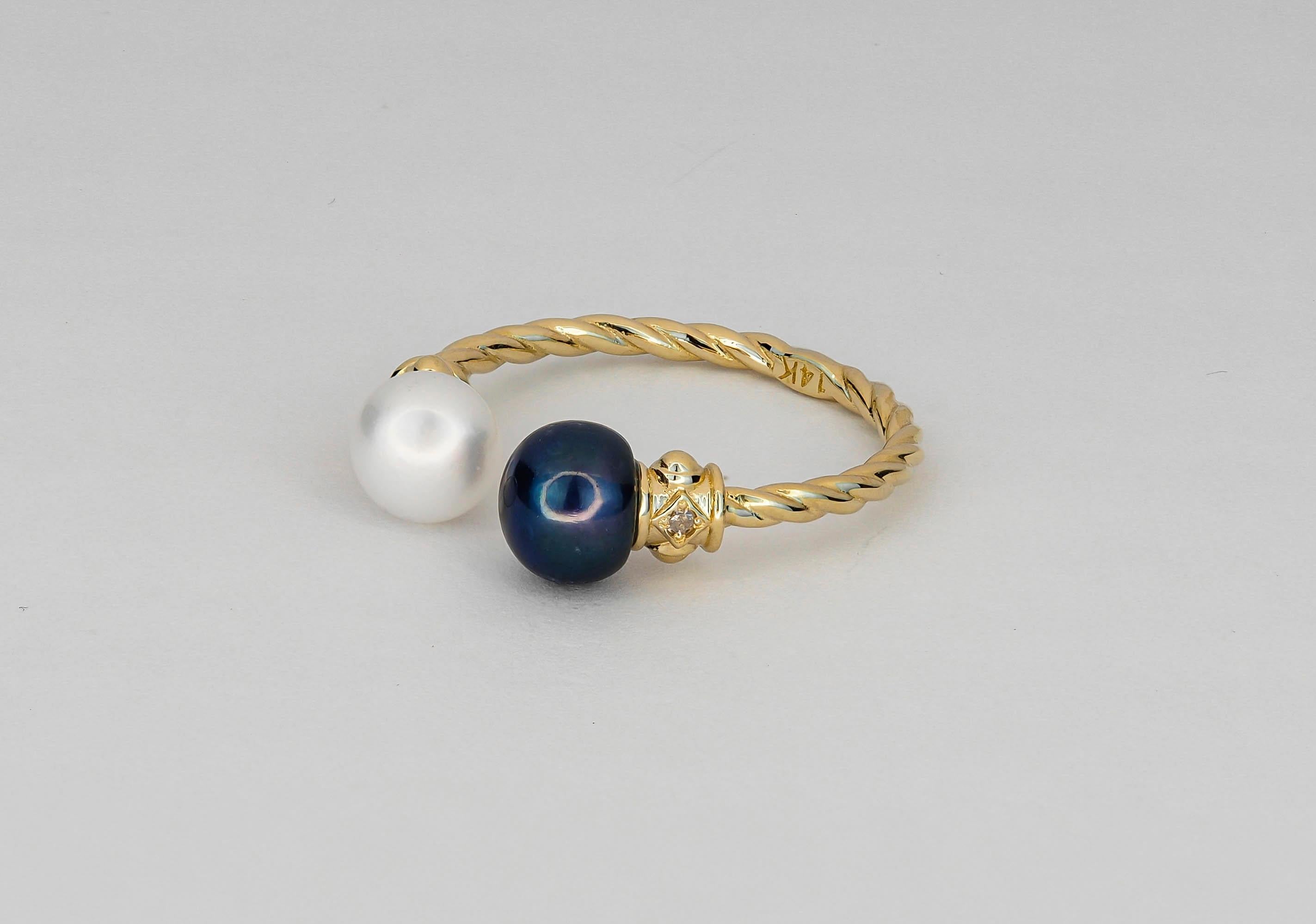 Black, White pearl 14k gold ring.  In New Condition For Sale In Istanbul, TR