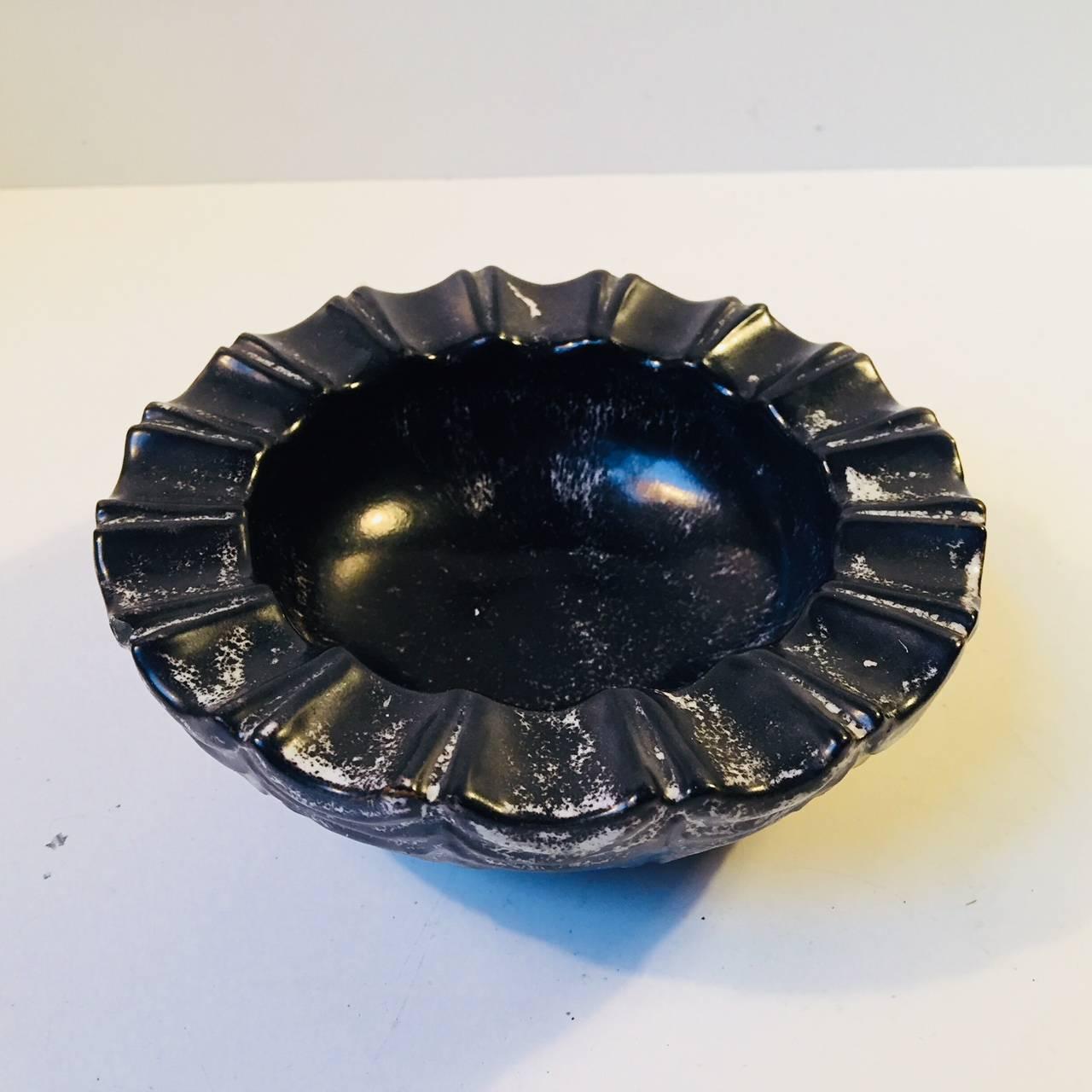 Svend Hammershøi Ceramic Bowl for Herman August Kähler, 1920s In Good Condition For Sale In Esbjerg, DK
