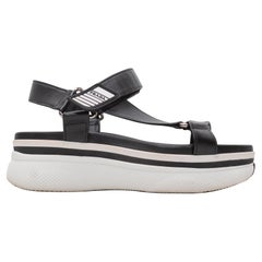 Sandalias blancas y negras Prada Cloudburst Talla 40.5