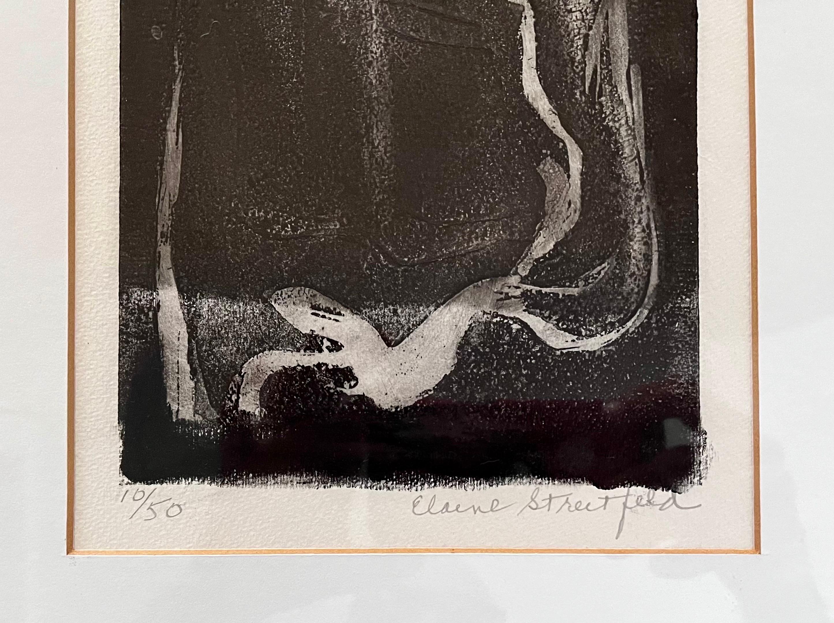 Schwarz-Weiß-Druck einer weiblichen Figur von E. Strectfeld, Bleistift signiert, 10/50 (20. Jahrhundert) im Angebot