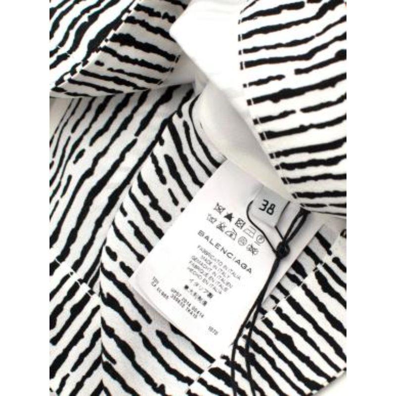 Black & white printed shell top For Sale 5