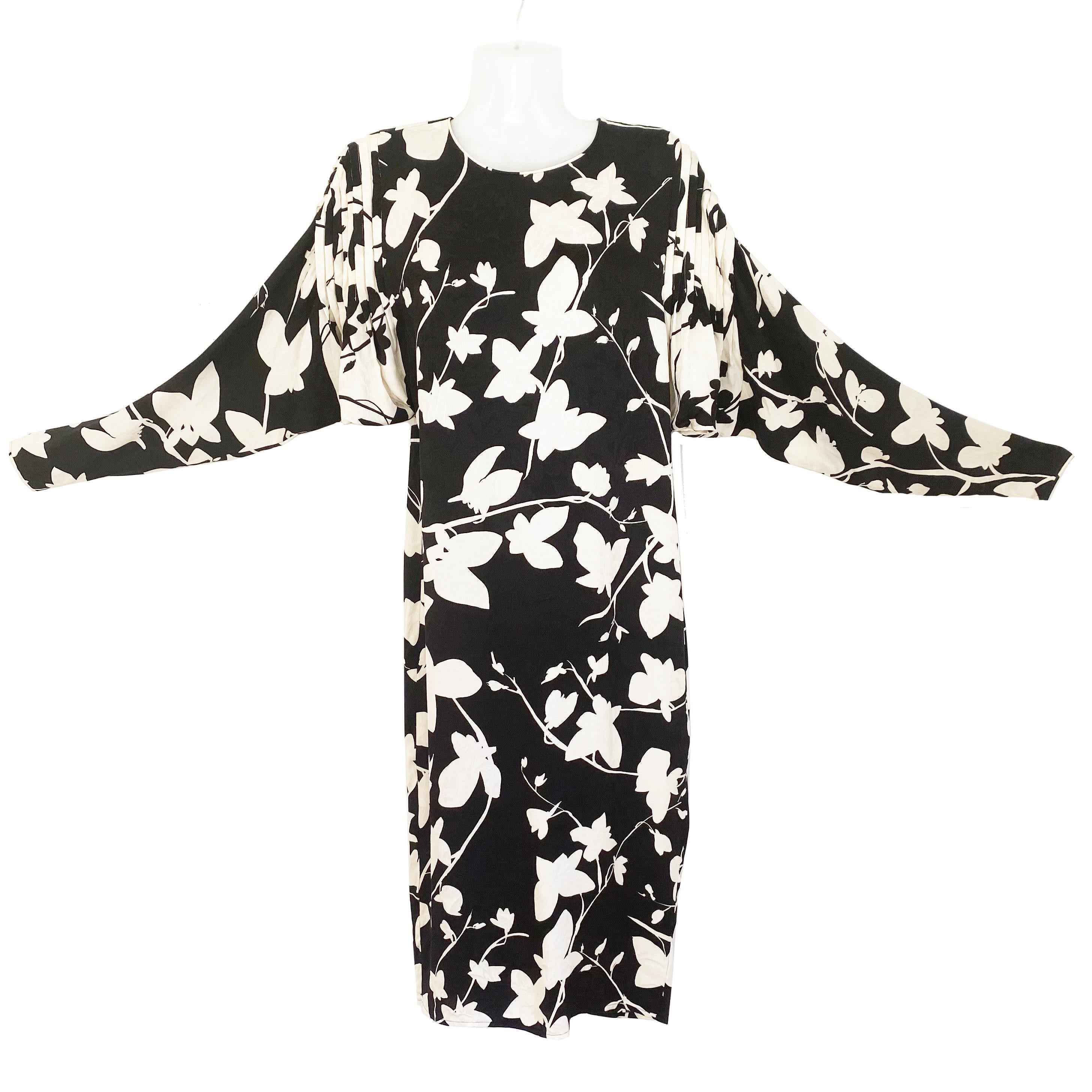 Chic two-tone vine print for this stunning FLORA KUNG printed silk jacquard shift with dramatic 'butterfly sleeves