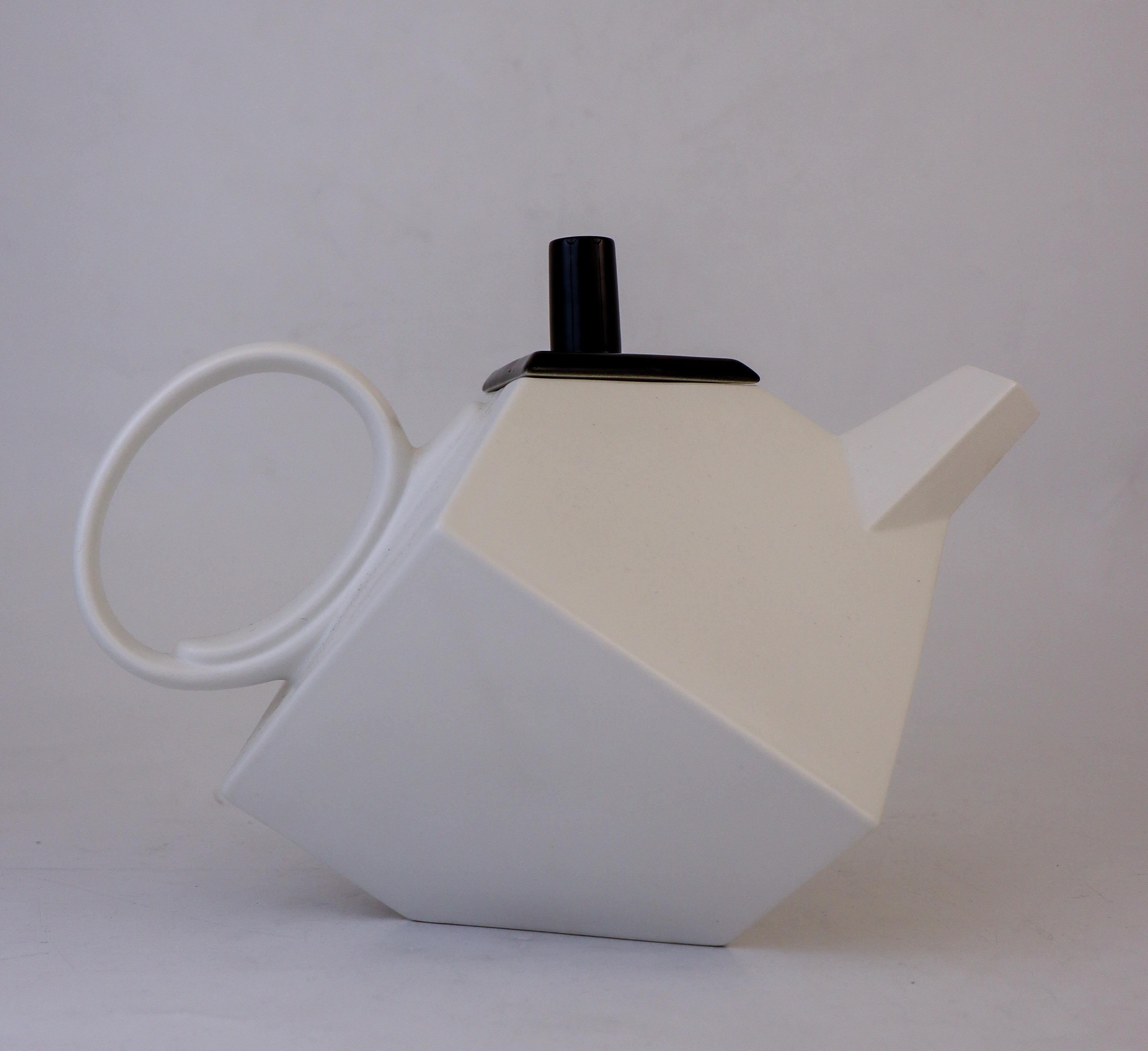 Scandinavian Modern Black & White Teapot Rolf Sinnemark - 