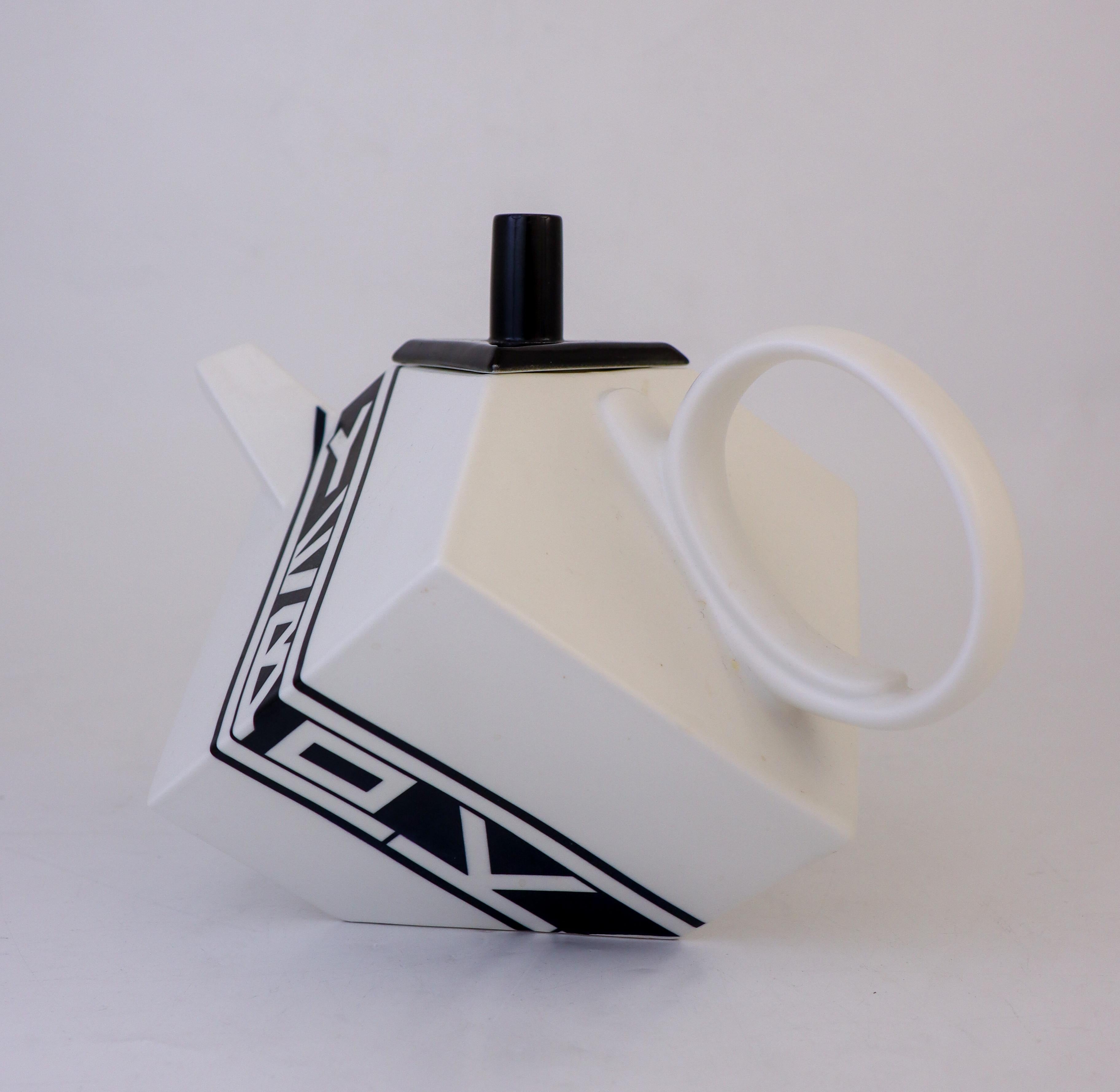 Swedish Black & White Teapot Rolf Sinnemark - 