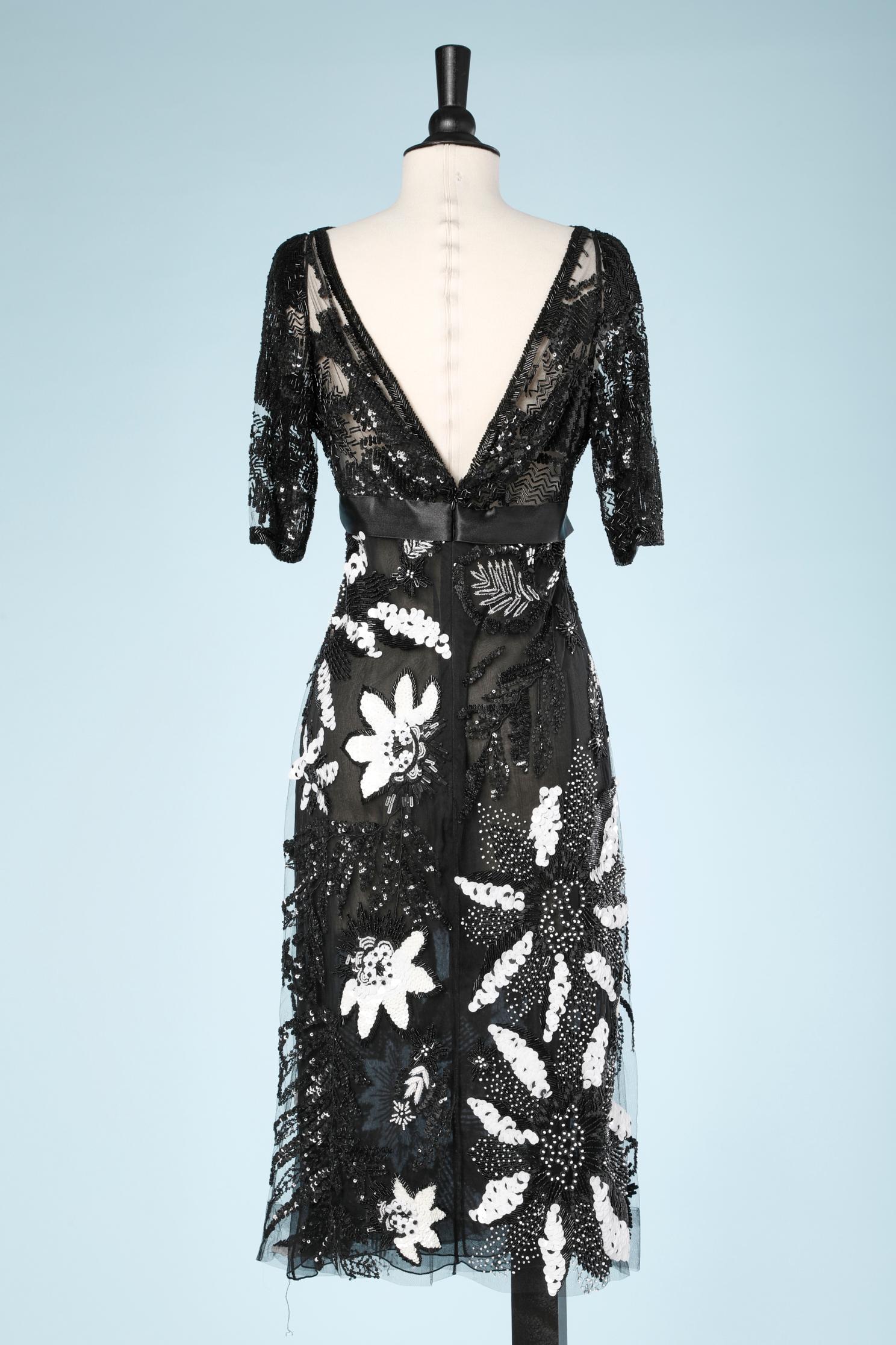 Black & white tulle fully embroidered cocktail dress Valentino  For Sale 3