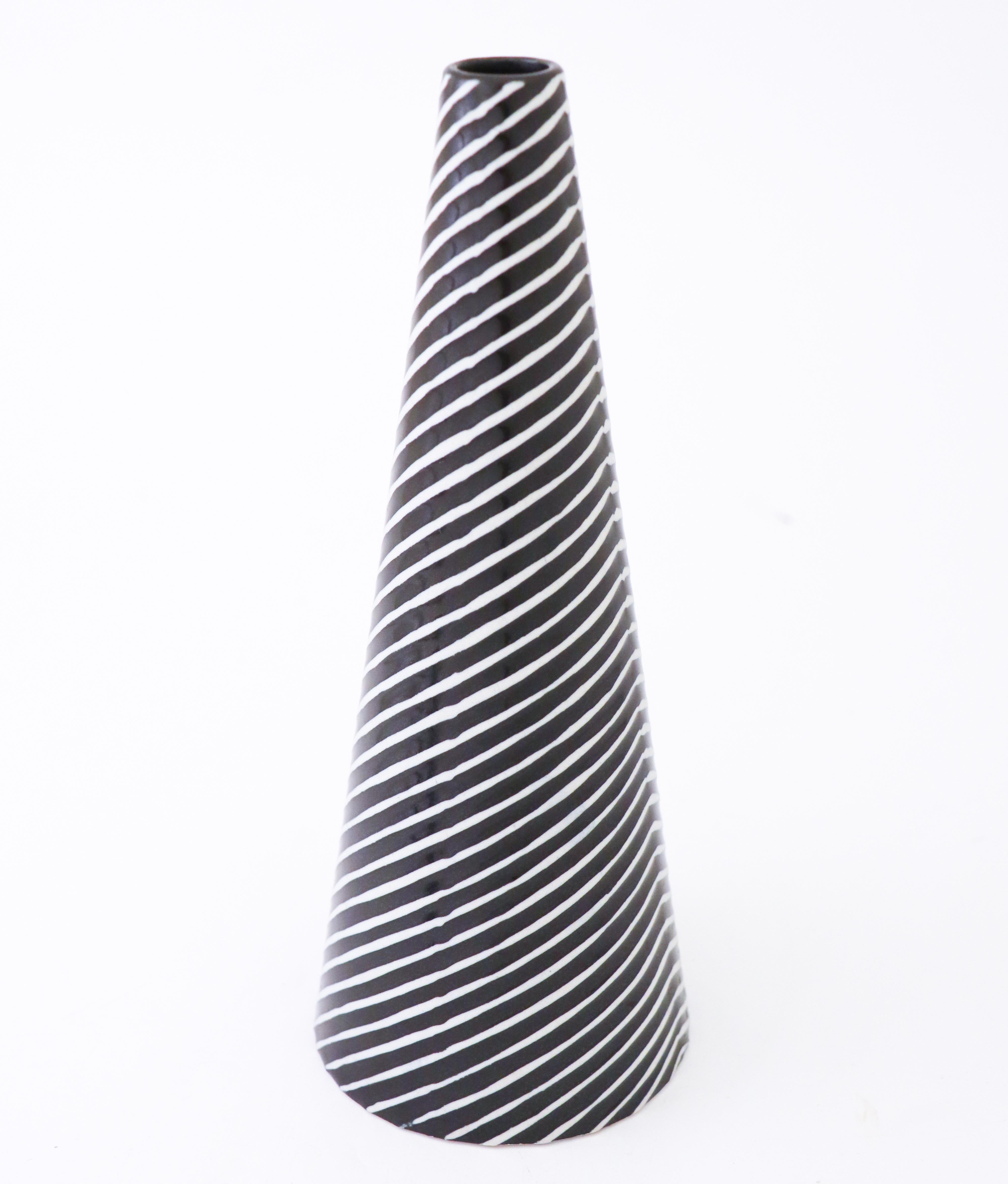 Scandinavian Modern Black & White Vase Domino, Stig Lindberg, Gustavsberg