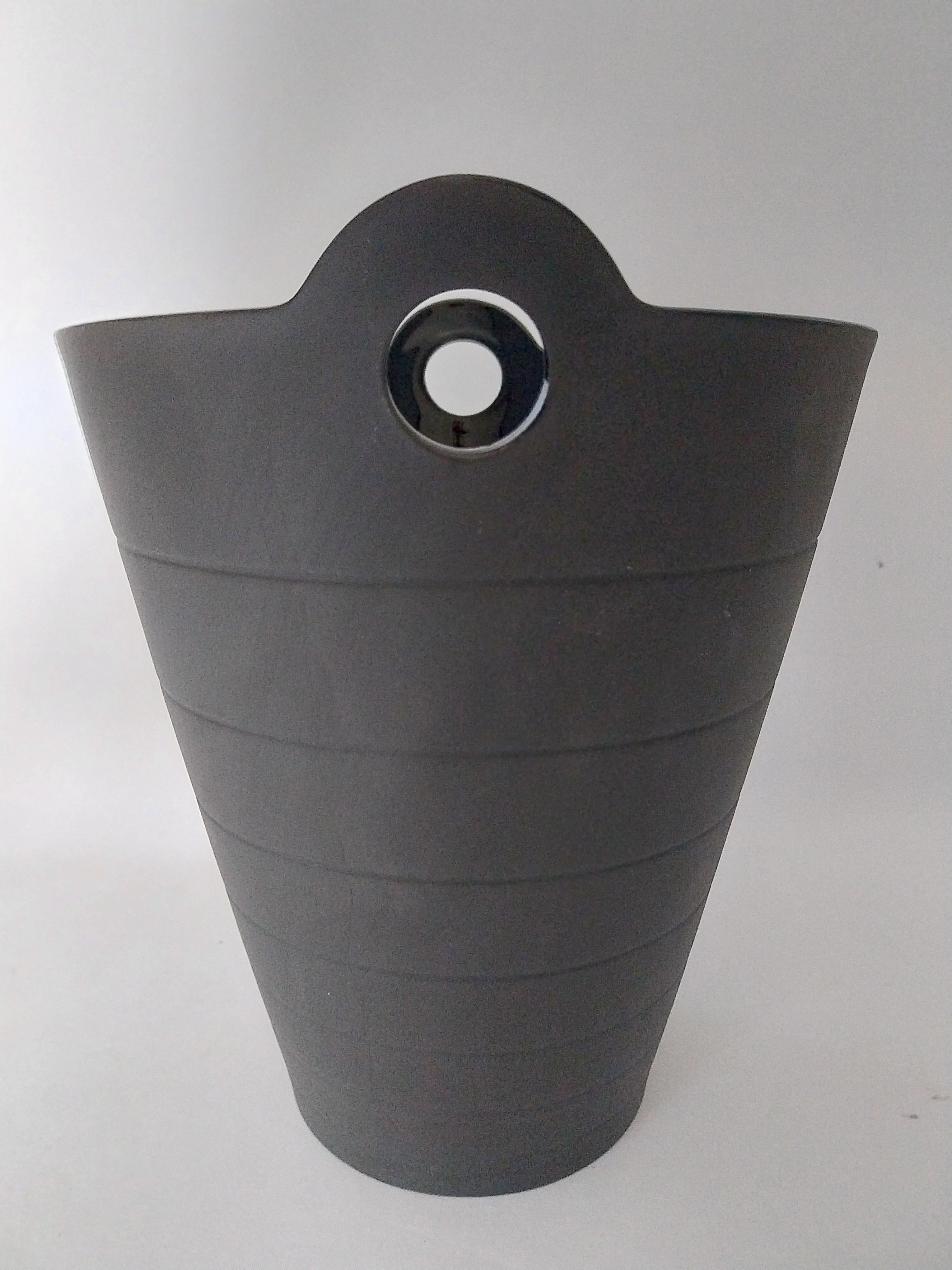 Black wine Bottle Cooler Deco Style In Good Condition For Sale In Staffordshire, GB