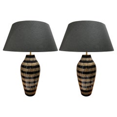 Paire de lampes de table en bambou laqué noir et crème, Chine, Contemporary
