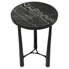 Table d'appoint noire avec plateau en marbre blanc, base en bronze, Allemagne, Contemporary