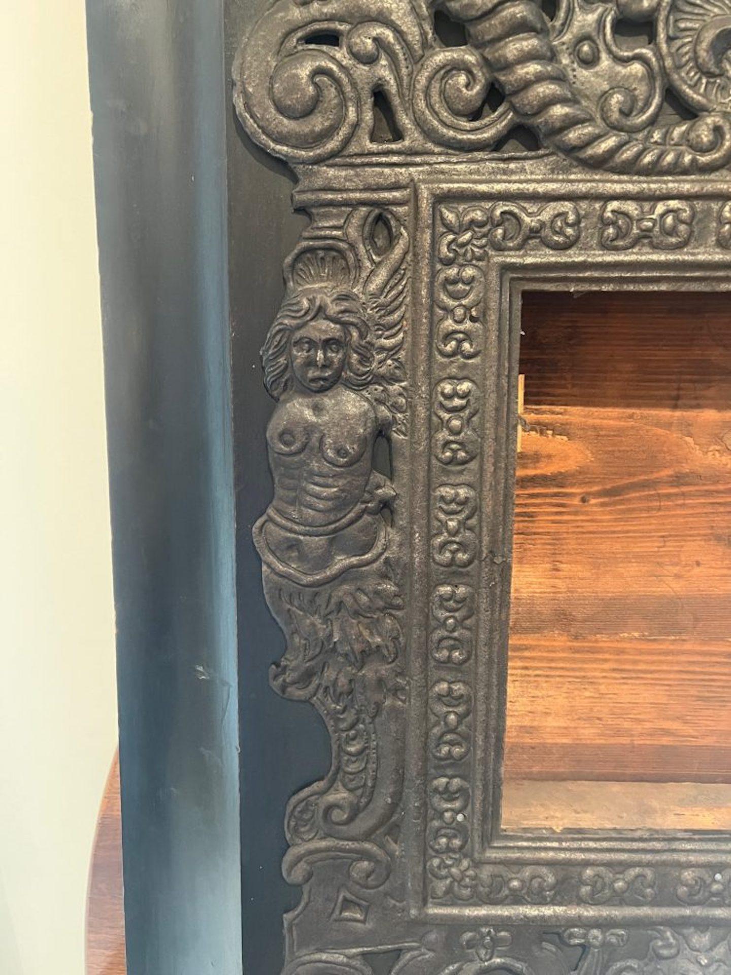 Schwarzer Spiegel aus Holz und Zinn, frühes 20. im Zustand „Relativ gut“ im Angebot in New Orleans, LA